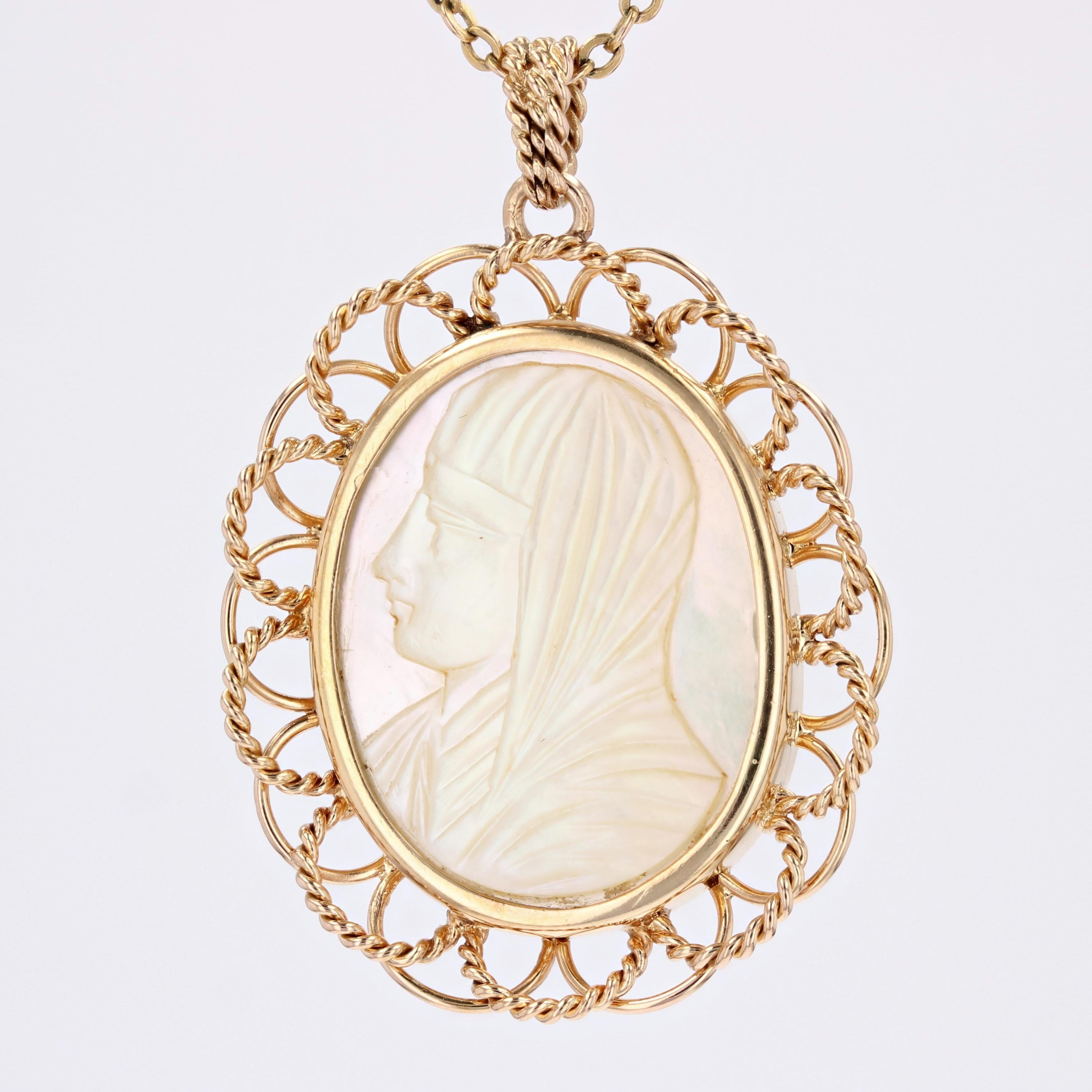 Medaglia retrò degli anni '60 in oro rosa 18 carati Madre di Perla Vergine Maria in vendita 5