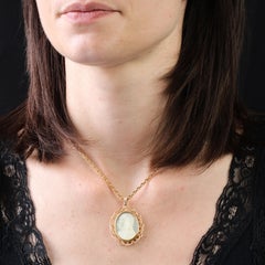 1960s Retro 18 Karat Rose Gold Mother of Pearl Virgin Mary Medal