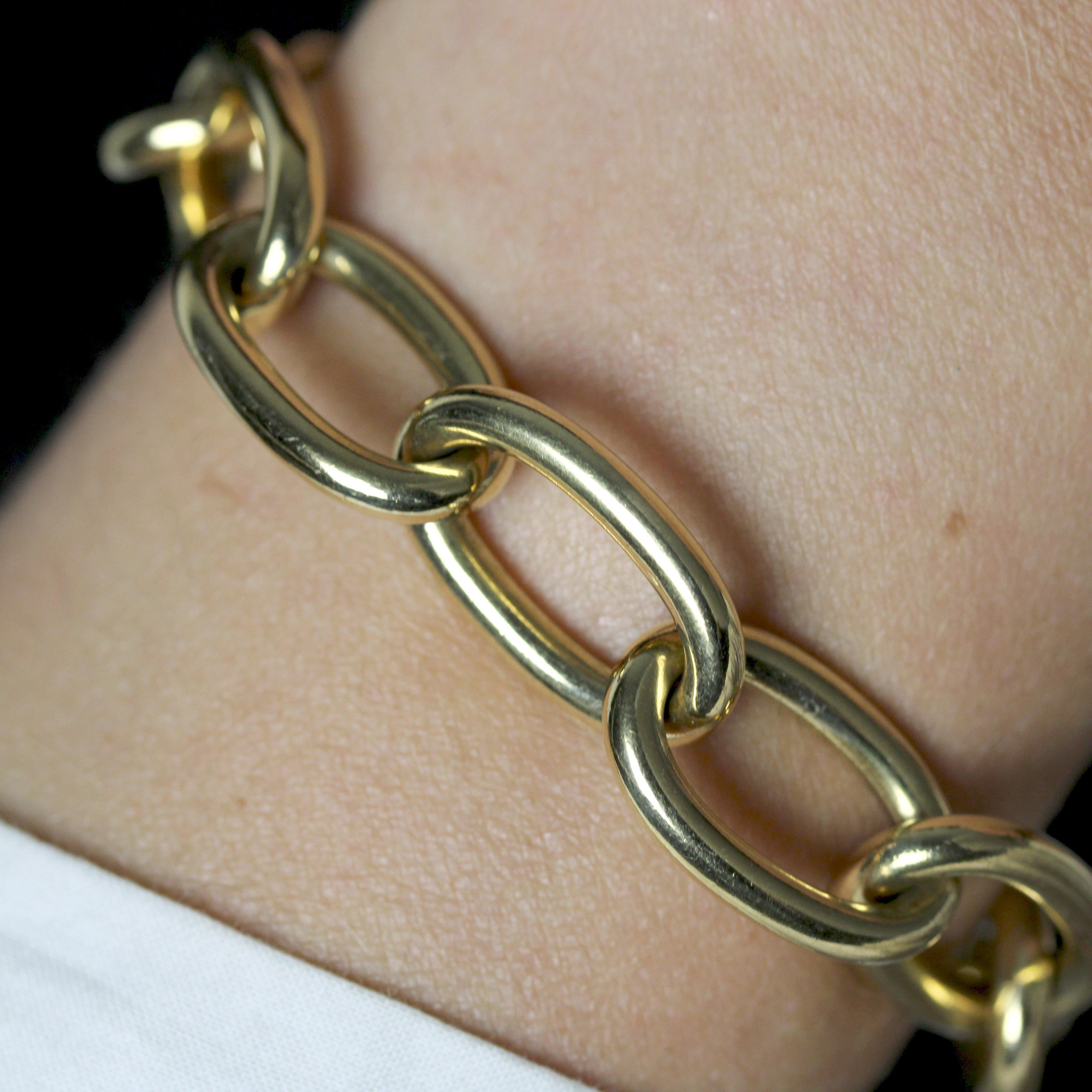 1960s Retro 18 Karat Yellow Gold Convict Mesh Bracelet For Sale 2