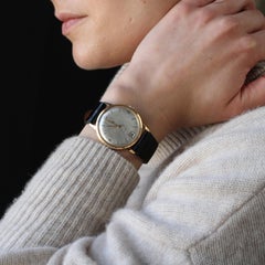 1960s Retro 18 karat Yellow Gold Lip Calendrier Mechanical Men Watch