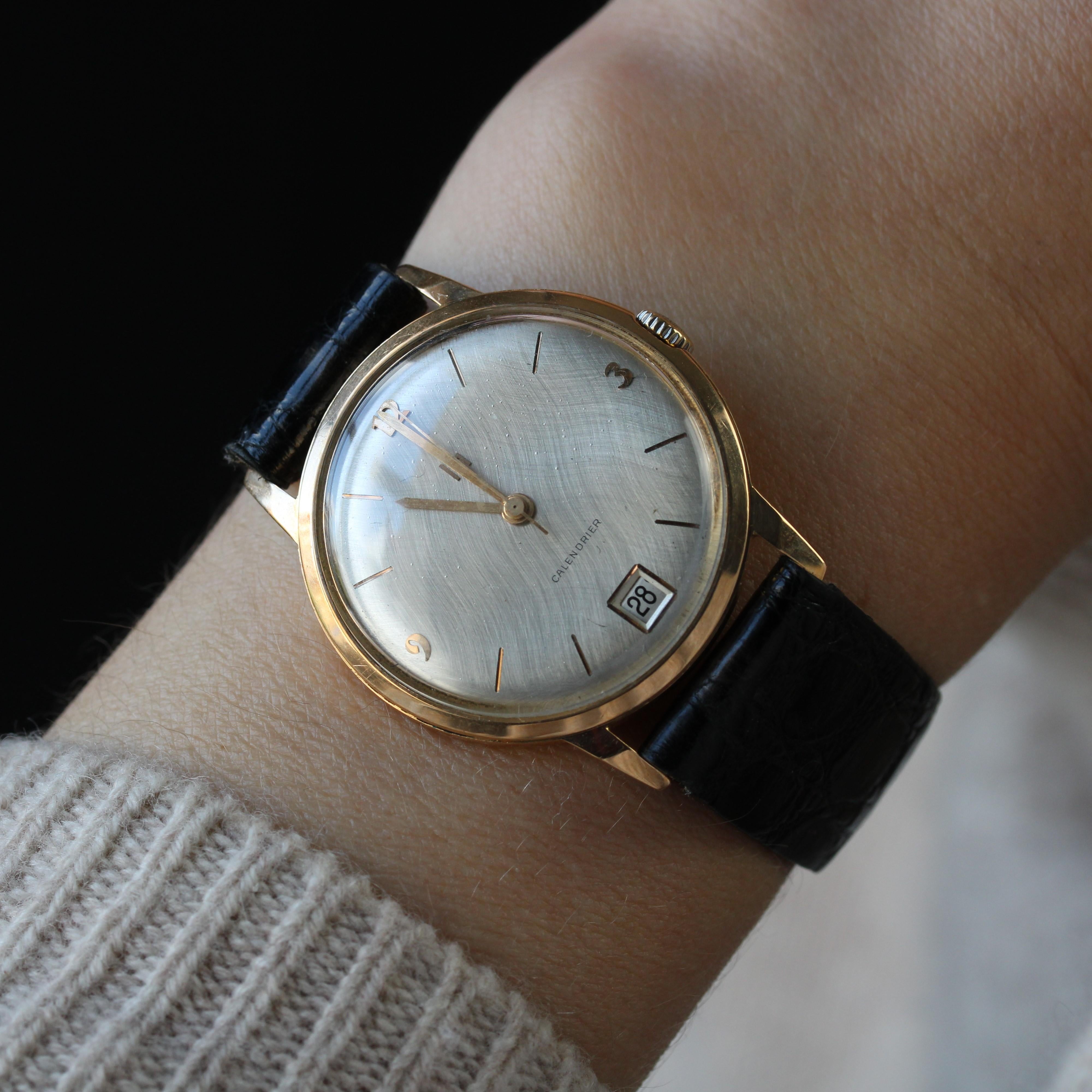 1960s Retro 18 karat Yellow Gold Lip Calendrier Mechanical Men Watch 2