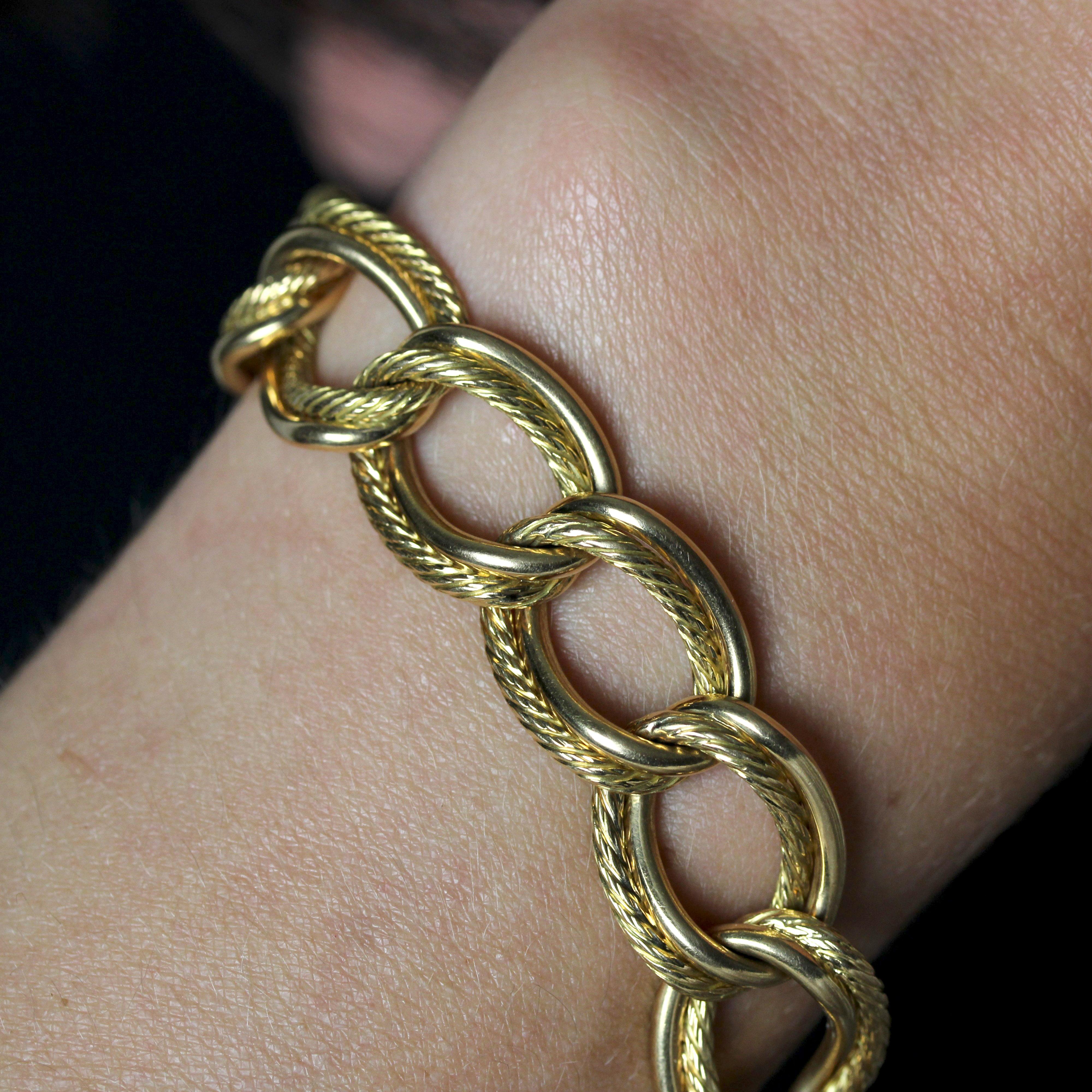 1960s Retro 18 Karat Yellow Gold Twisted Curb Chain Bracelet For Sale 3