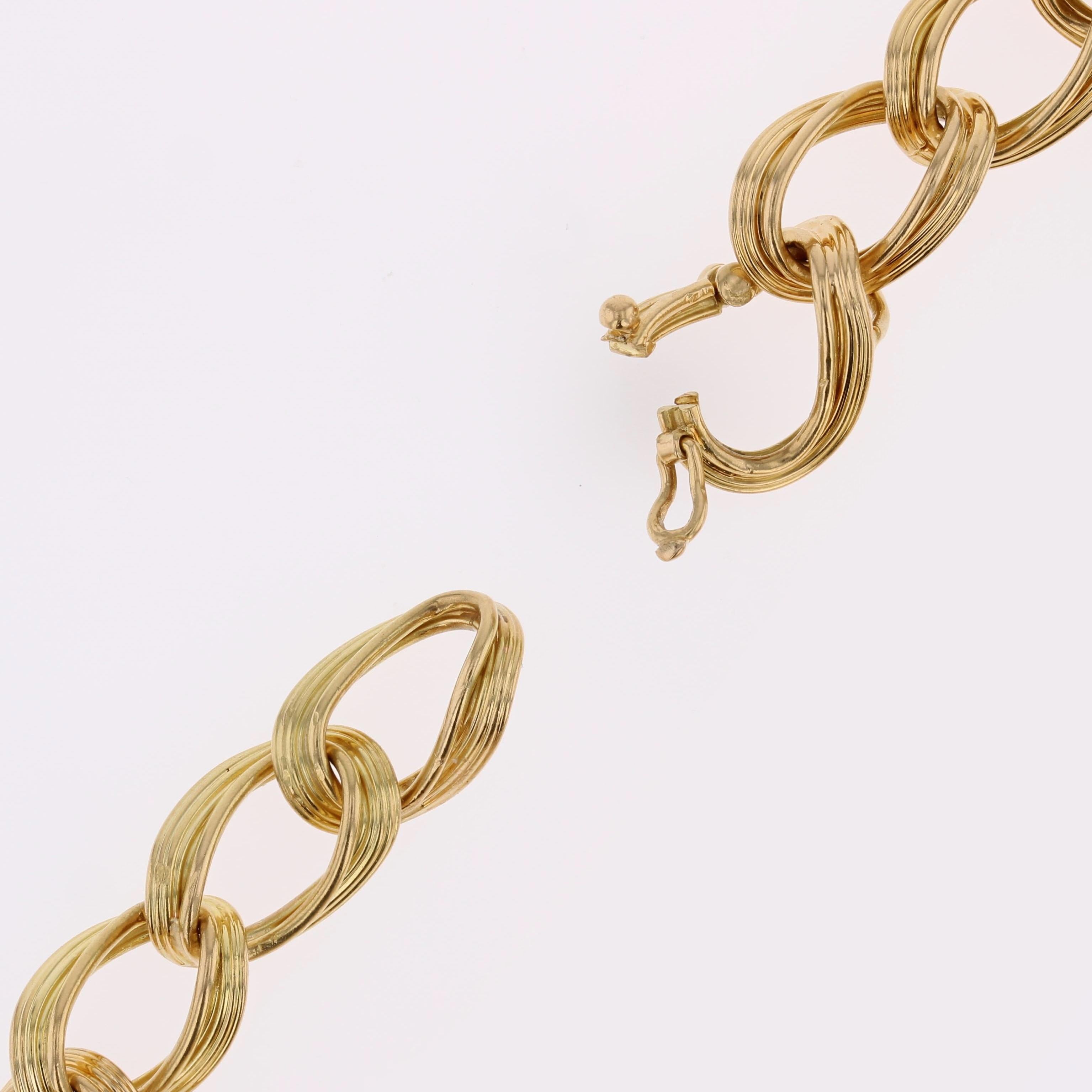 1960s Retro 18 Karat Yellow Gold Twisted Curb Chain Links Bracelet For Sale 4