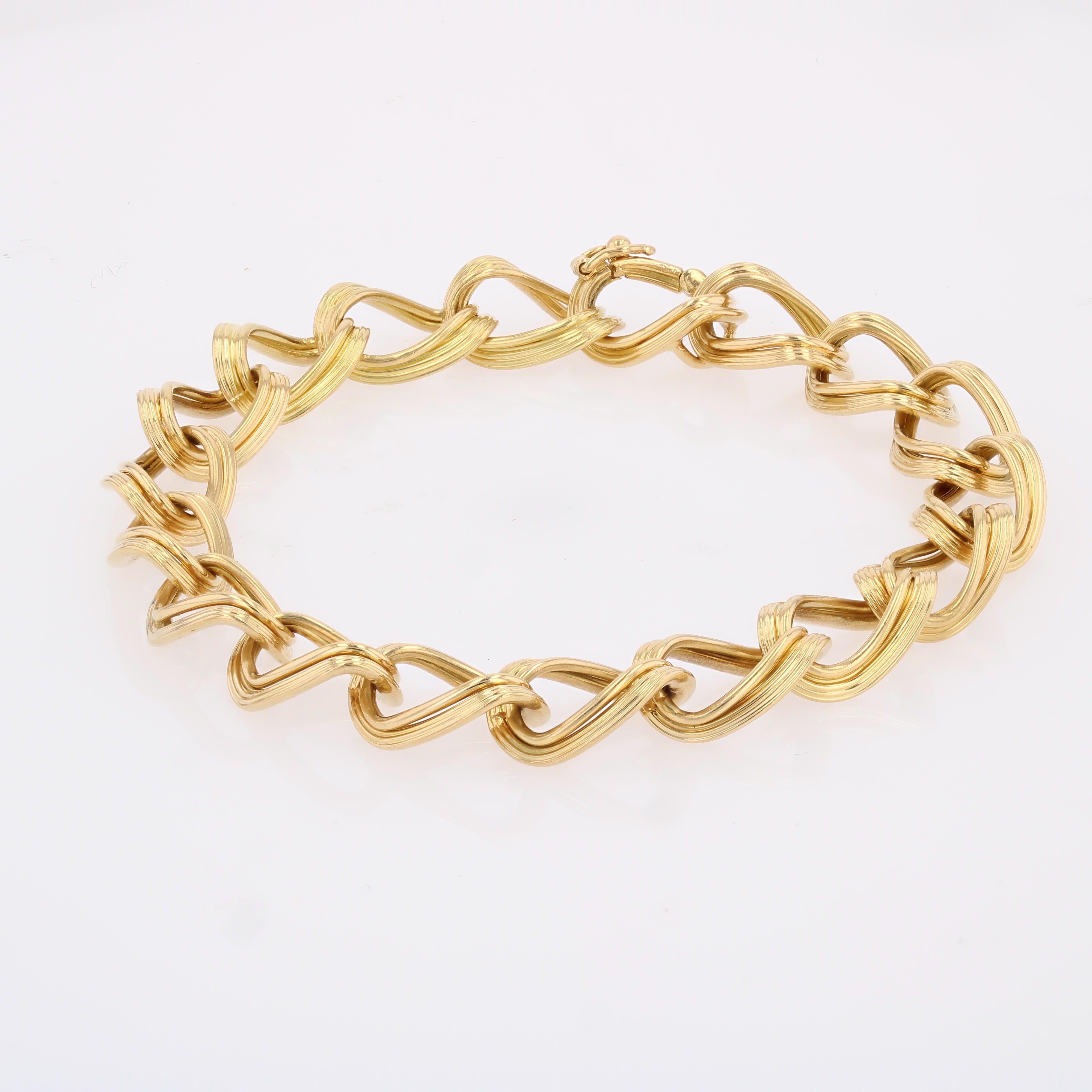 1960s Retro 18 Karat Yellow Gold Twisted Curb Chain Links Bracelet For Sale 5