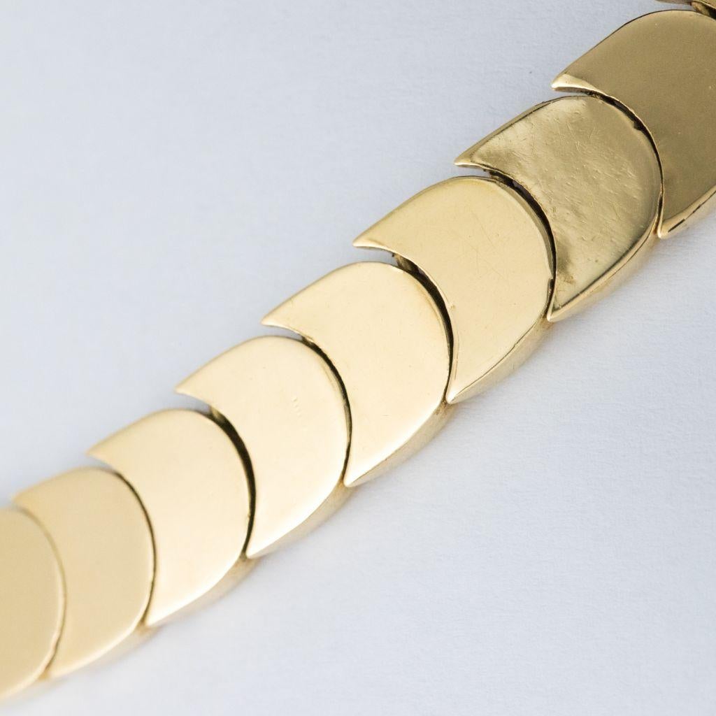 1960s Retro 18 Karat Yellow Gold Articulated Scale Necklace 1