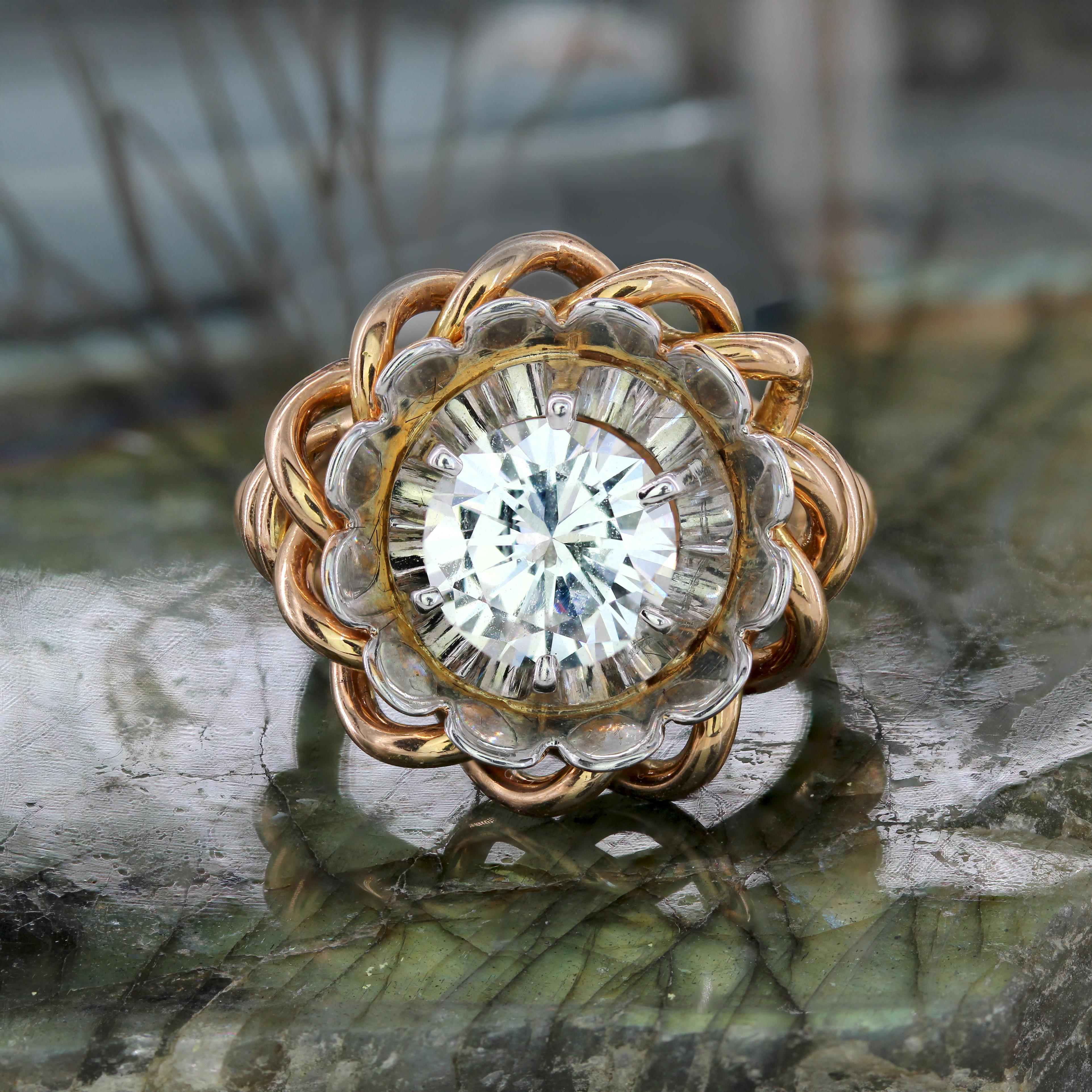 Anillo solitario retro de oro blanco amarillo de 18 quilates con diamantes de 2,06 quilates de los años 60 Retro en venta