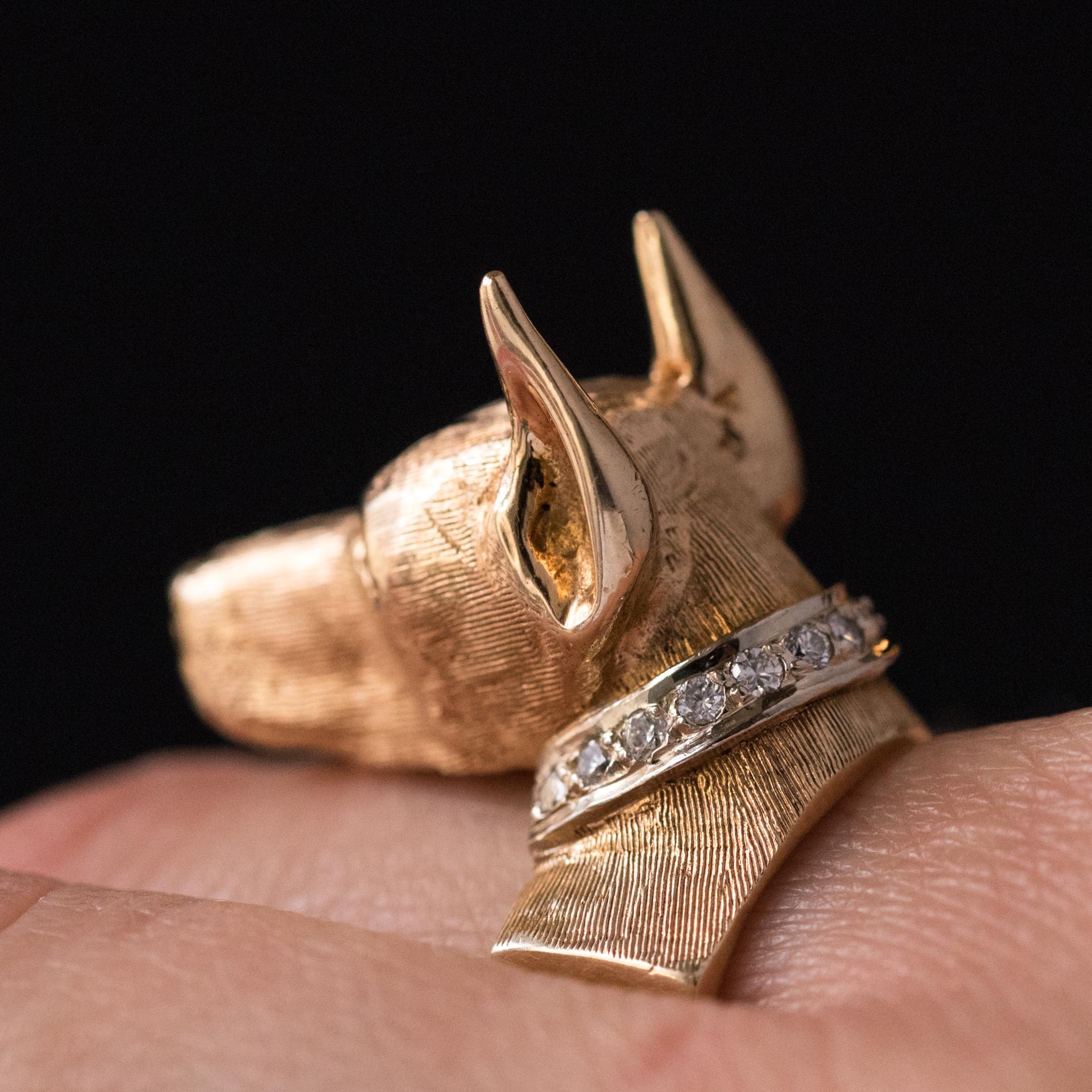 1960er Jahre Diamanten 14 Karat Gelbgold Retro-Ring in Hundeform im Angebot 3