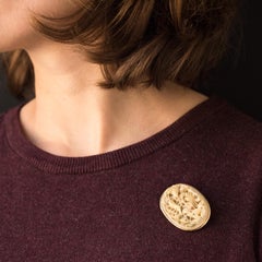 1960s Retro Ivory Shell Shellfish Brooch