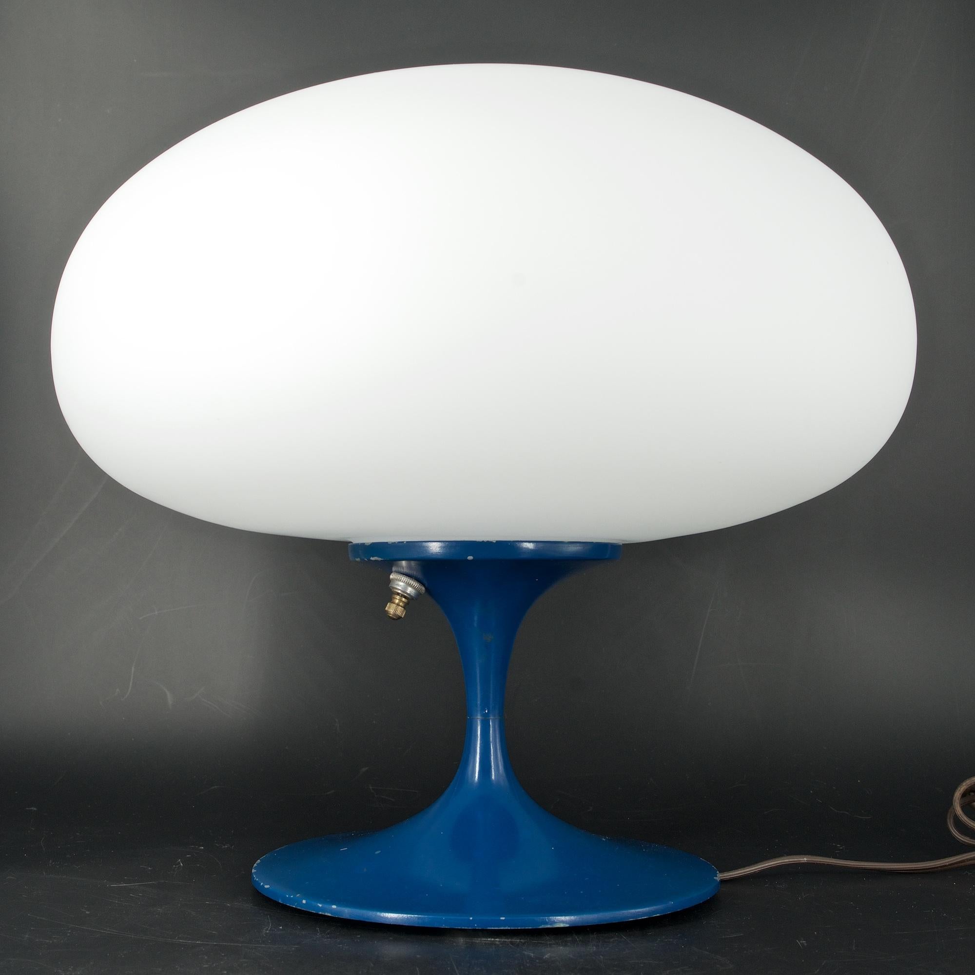 Vintage 1960s kitsch table lamp, fully functional, with clean frosted glass shade. Base diameter is 7 in.