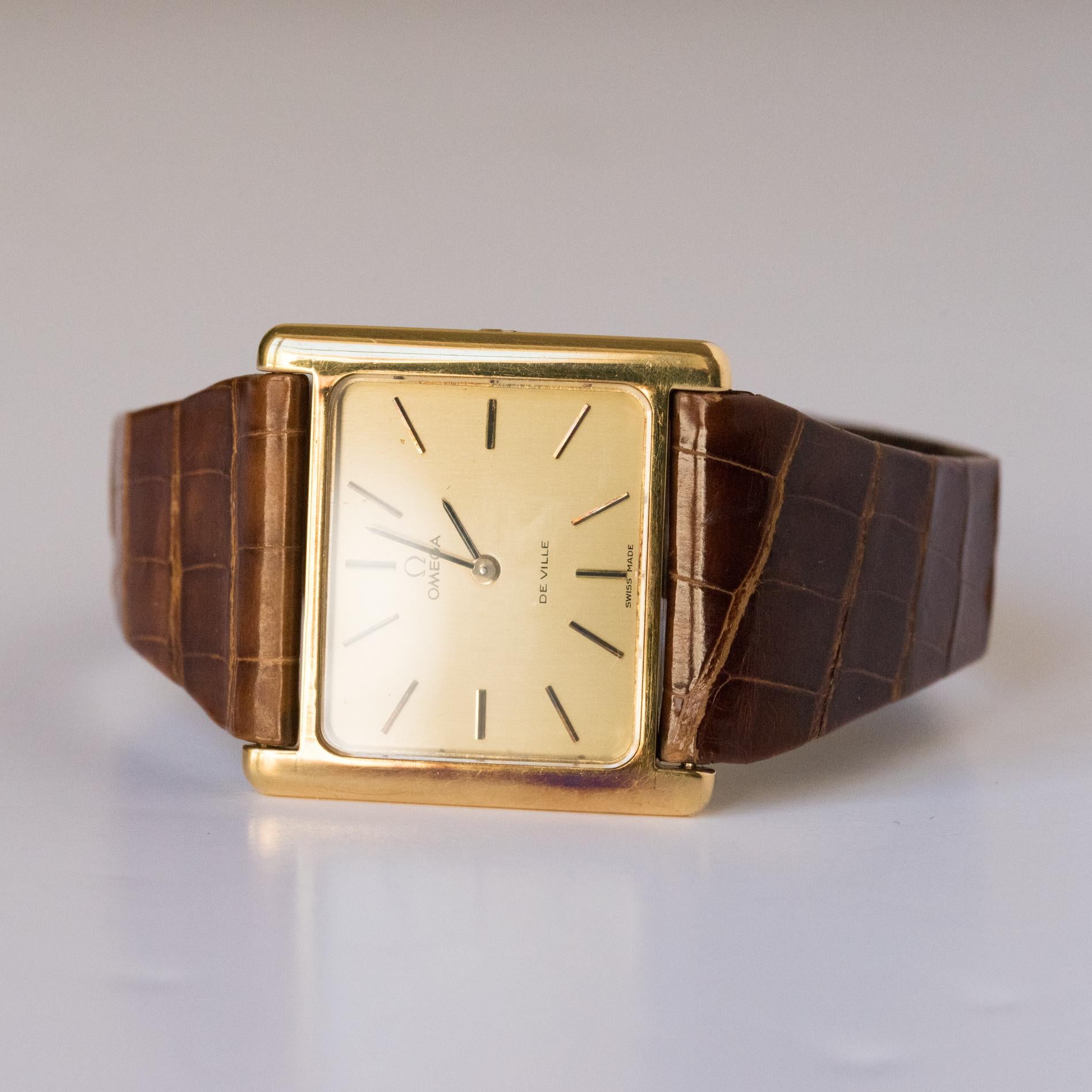 1960s Retro Omega De Ville 18 Karat Gold Men's Watch For Sale 1