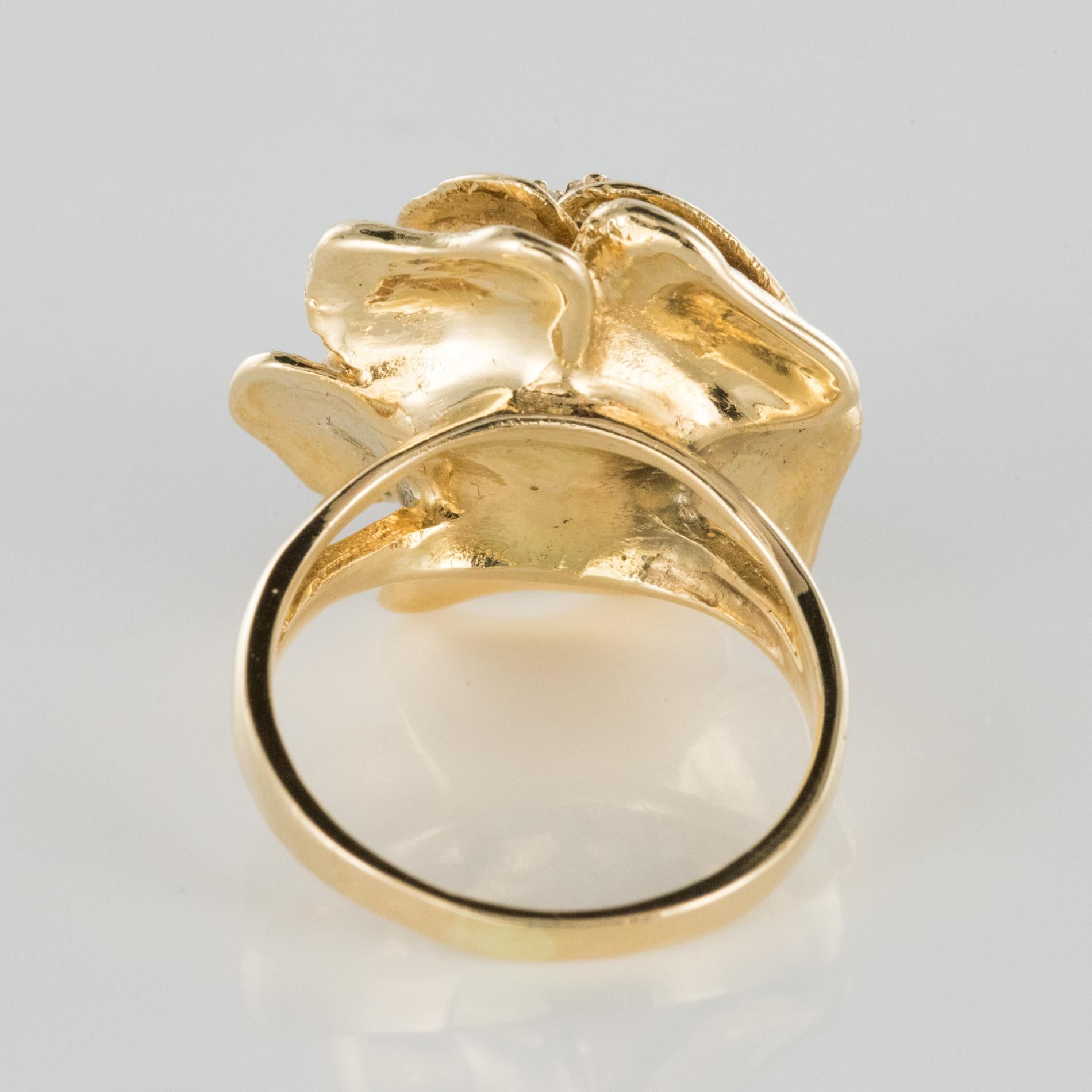 1960s Retro Rose-Shaped Diamonds Yellow Gold Ring 3