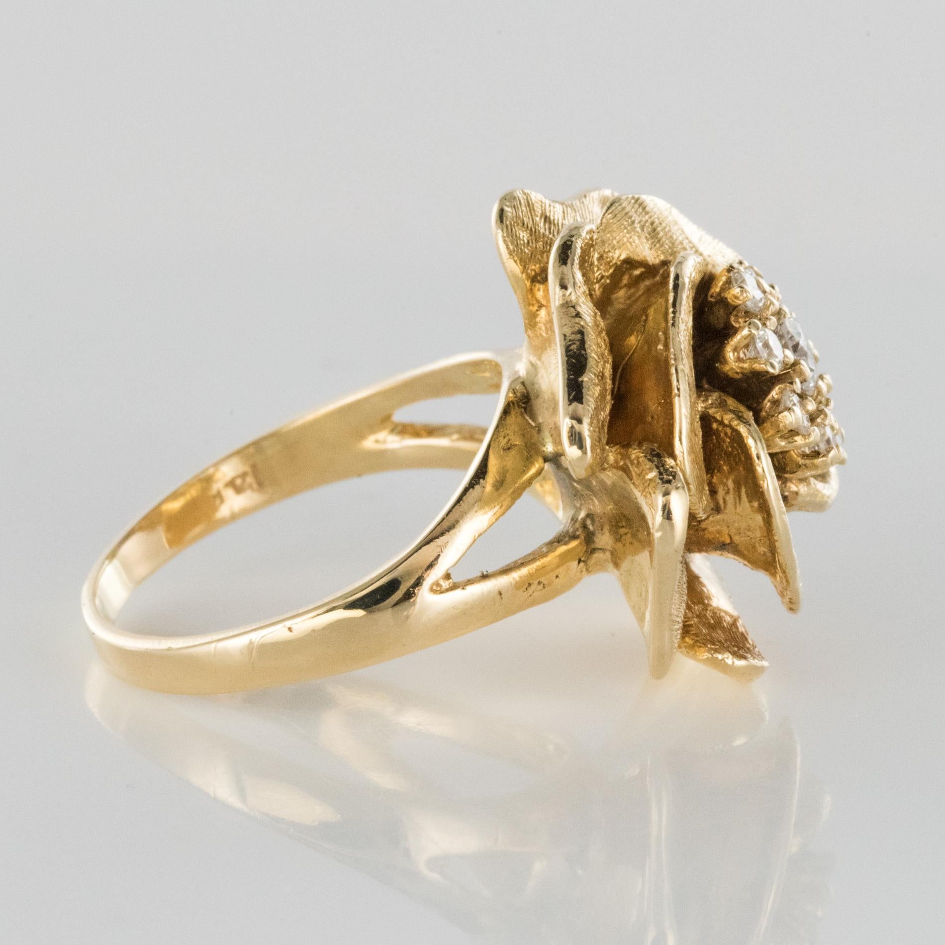 1960s Retro Rose-Shaped Diamonds Yellow Gold Ring 2