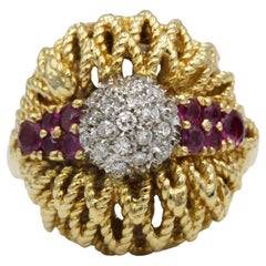 Anello retrò anni '60 in oro giallo 18K con diamanti e rubini, 11,1 g, FR 55 (US 7)