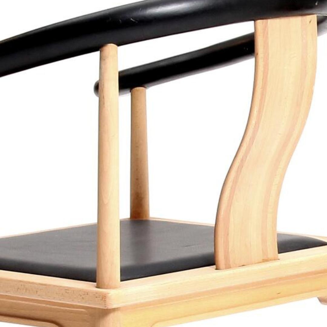 Danish 1960s Richard Nissen “Yin” Pair of China chairs with club legs and leather seat For Sale