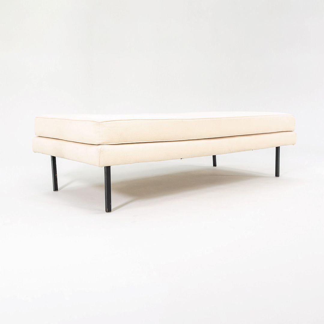 1960s Richard Schultz Daybed Lounge w/ Cream Hopsack Upholstery and Metal Legs For Sale 2