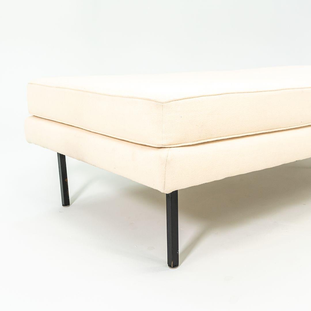 American 1960s Richard Schultz Daybed Lounge w/ Cream Hopsack Upholstery and Metal Legs For Sale