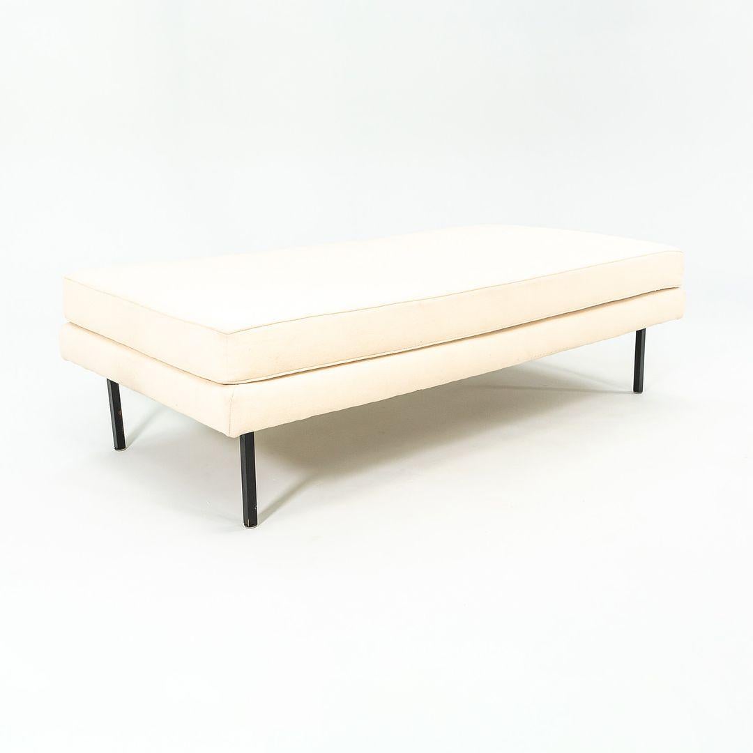 Steel 1960s Richard Schultz Daybed Lounge w/ Cream Hopsack Upholstery and Metal Legs For Sale
