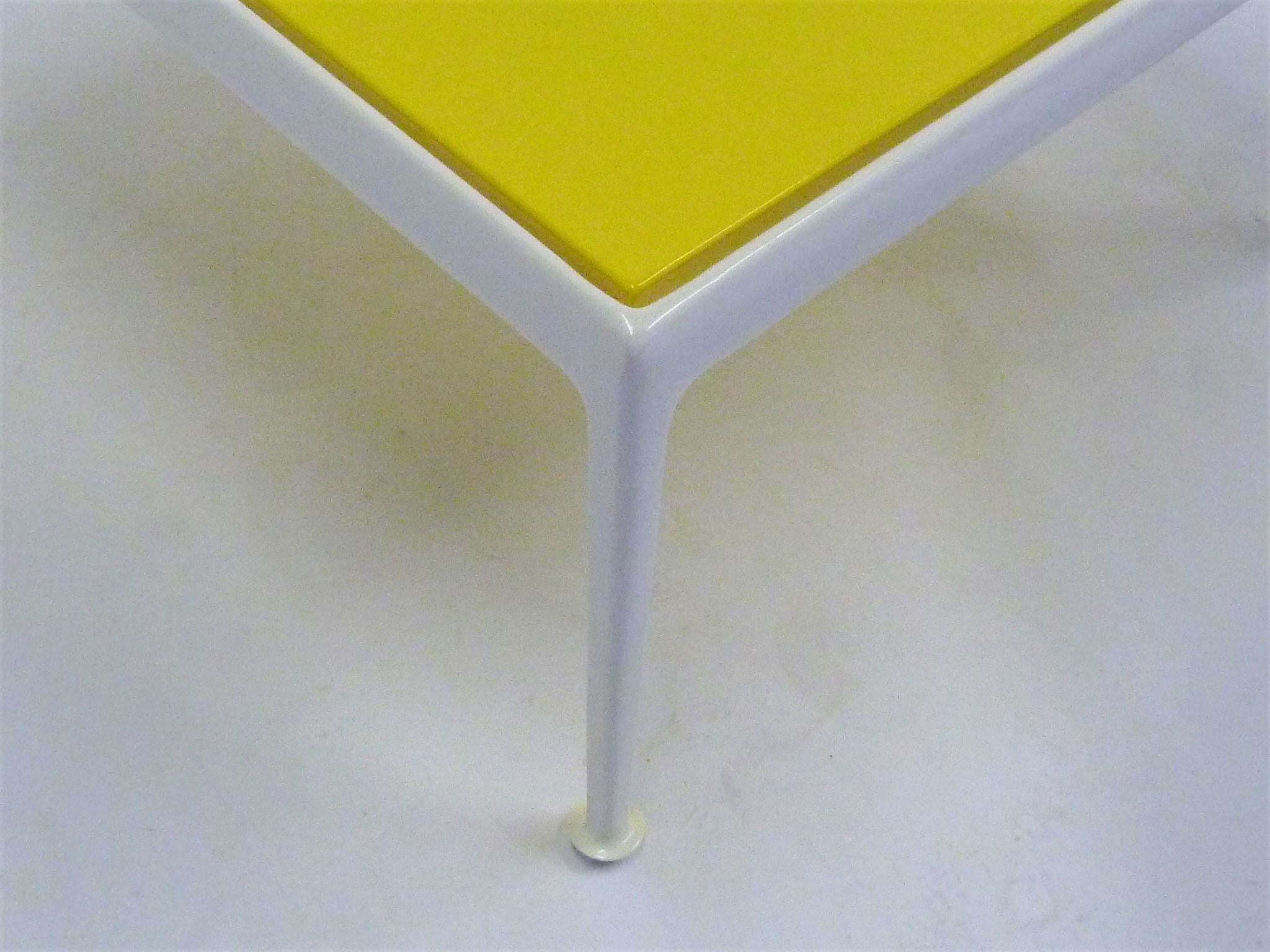 1960s Richard Schultz for Knoll Coffee Side Table In Good Condition In Miami, FL