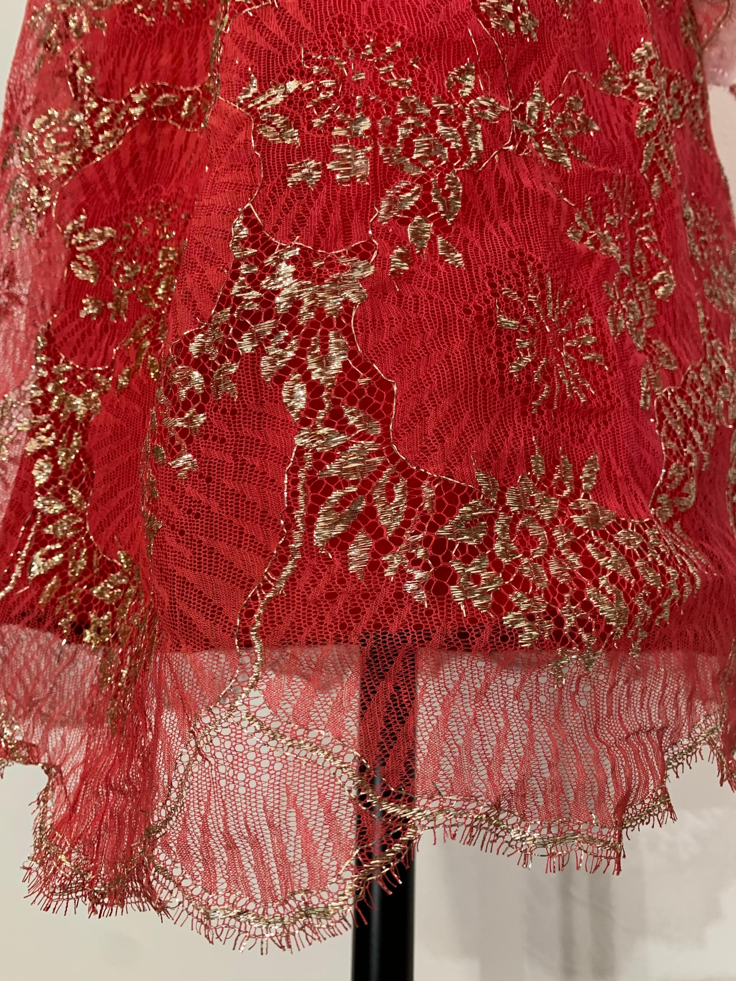 Mini Vestido de Cóctel de Encaje Bordado Rojo y Dorado Richard Tam, Años 60 en venta 9