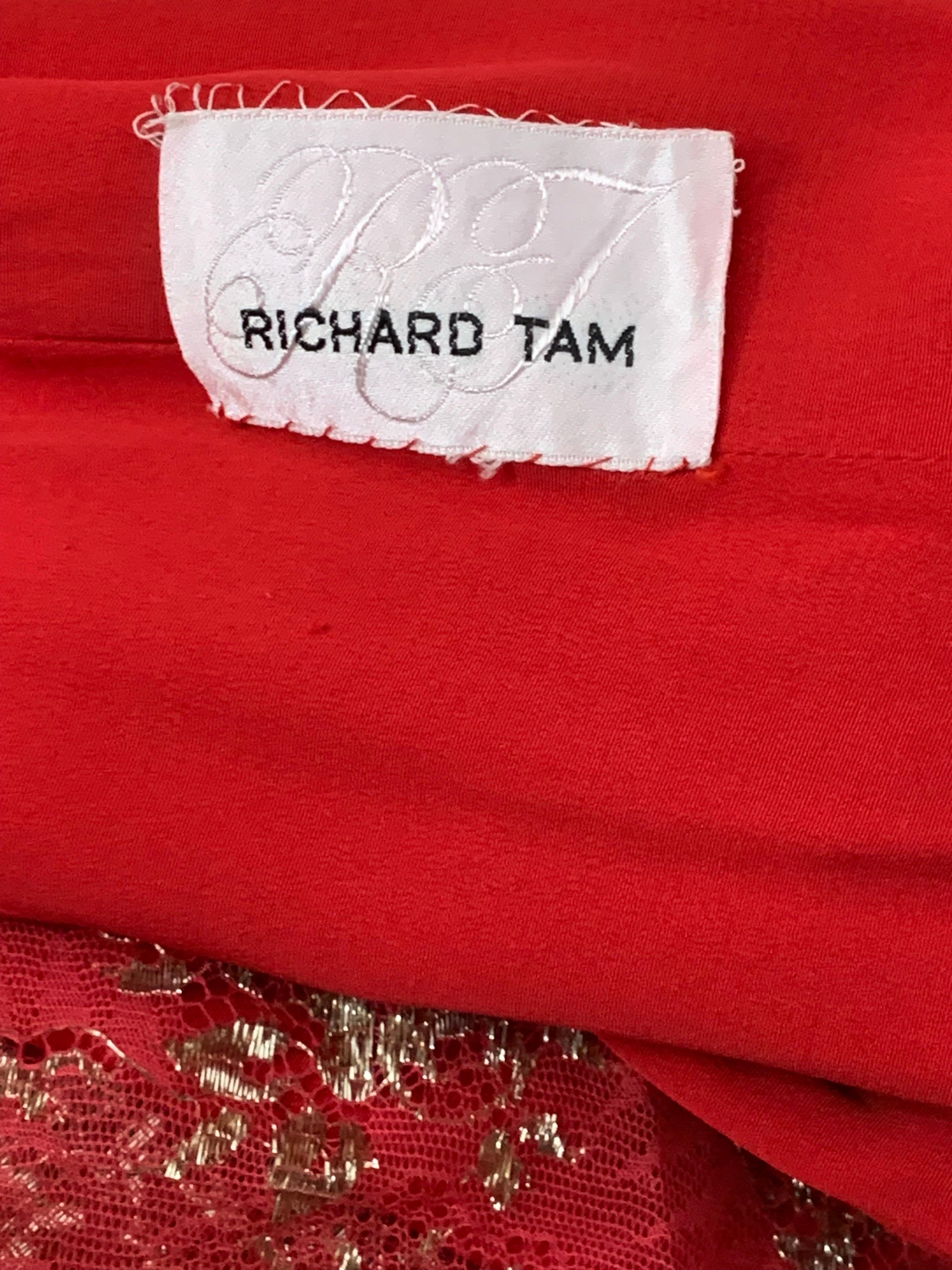 Mini Vestido de Cóctel de Encaje Bordado Rojo y Dorado Richard Tam, Años 60 en venta 12
