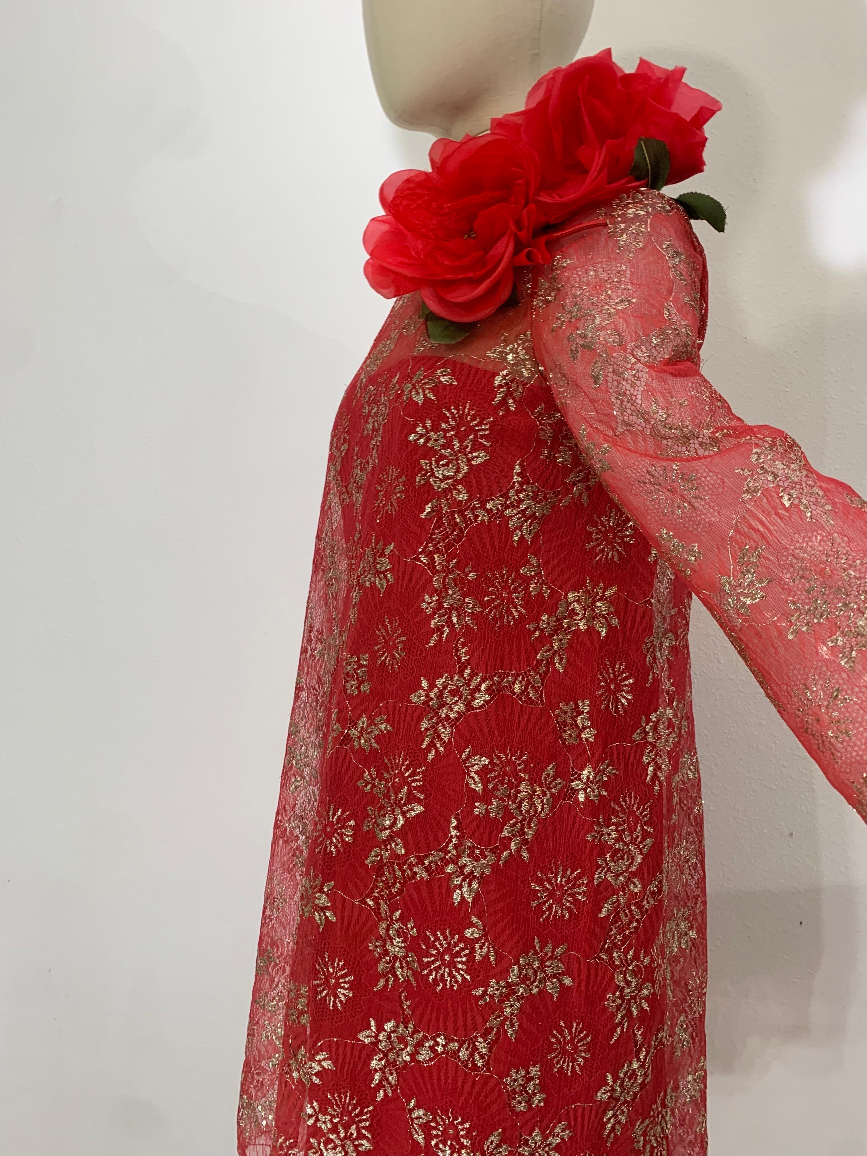 Mini Vestido de Cóctel de Encaje Bordado Rojo y Dorado Richard Tam, Años 60 en venta 1