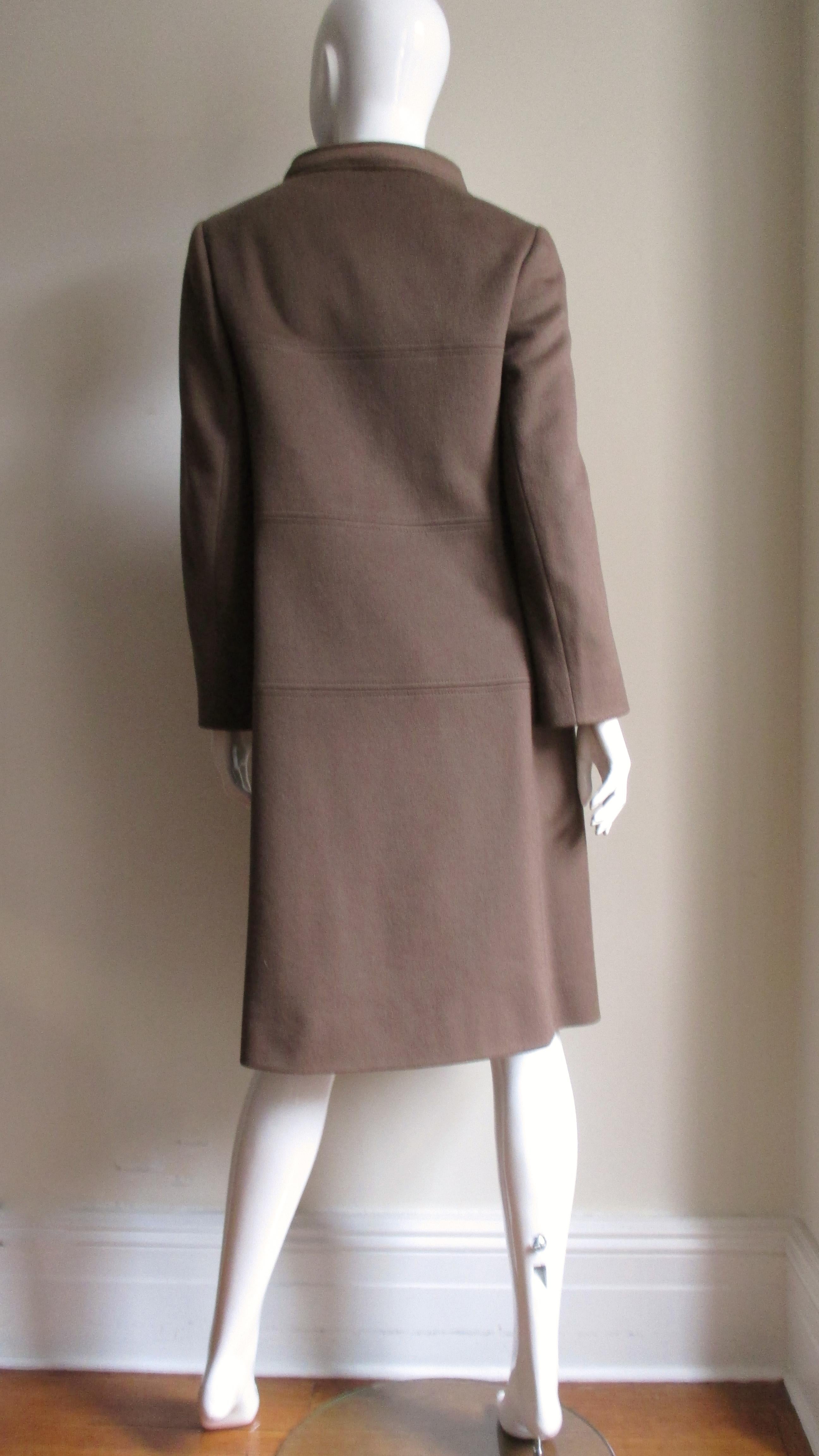 Rikes 1960 - Robe et manteau en cachemire avec coutures géométriques  en vente 9