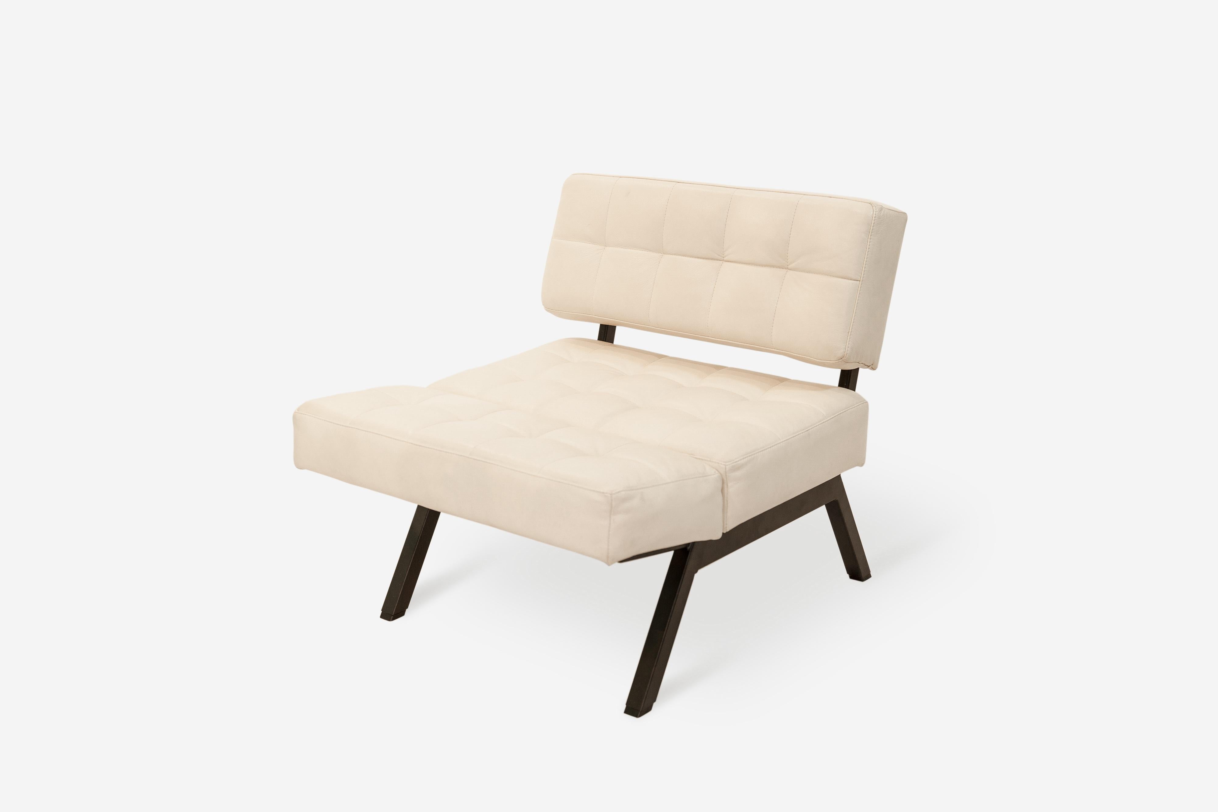 1960's Rito Valla Panchetto Sessel Ottomane Bank Weiß Leder Metall Schwarz im Angebot 3