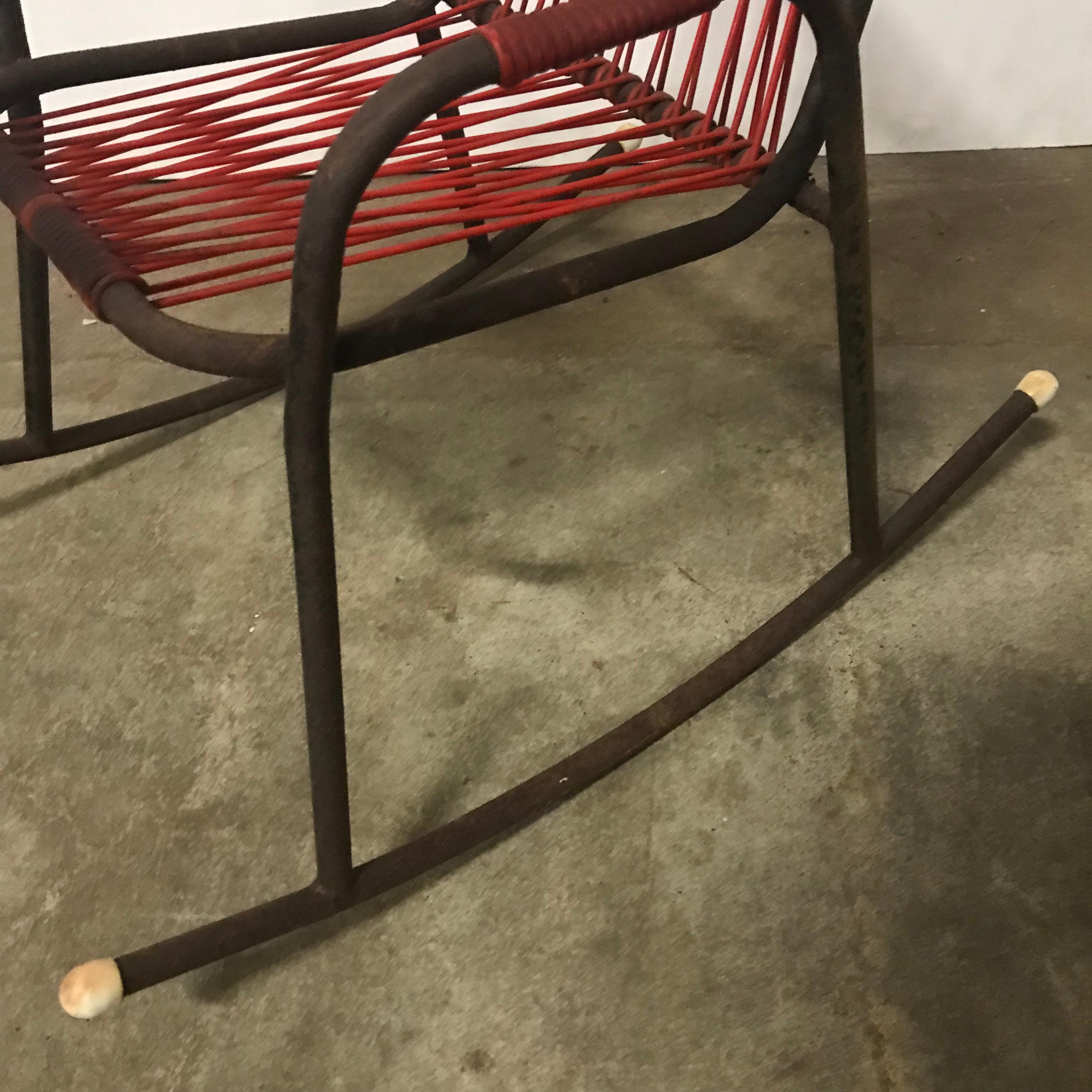 1960s Rocking Chair in Red Plastic Strings on Black Metal Frame For Sale 4