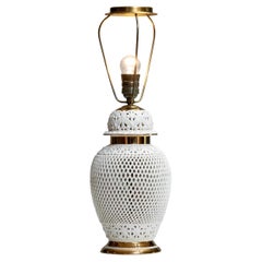 Lampe de bureau romantique des années 1960 en céramique émaillée blanche perforée, Italie