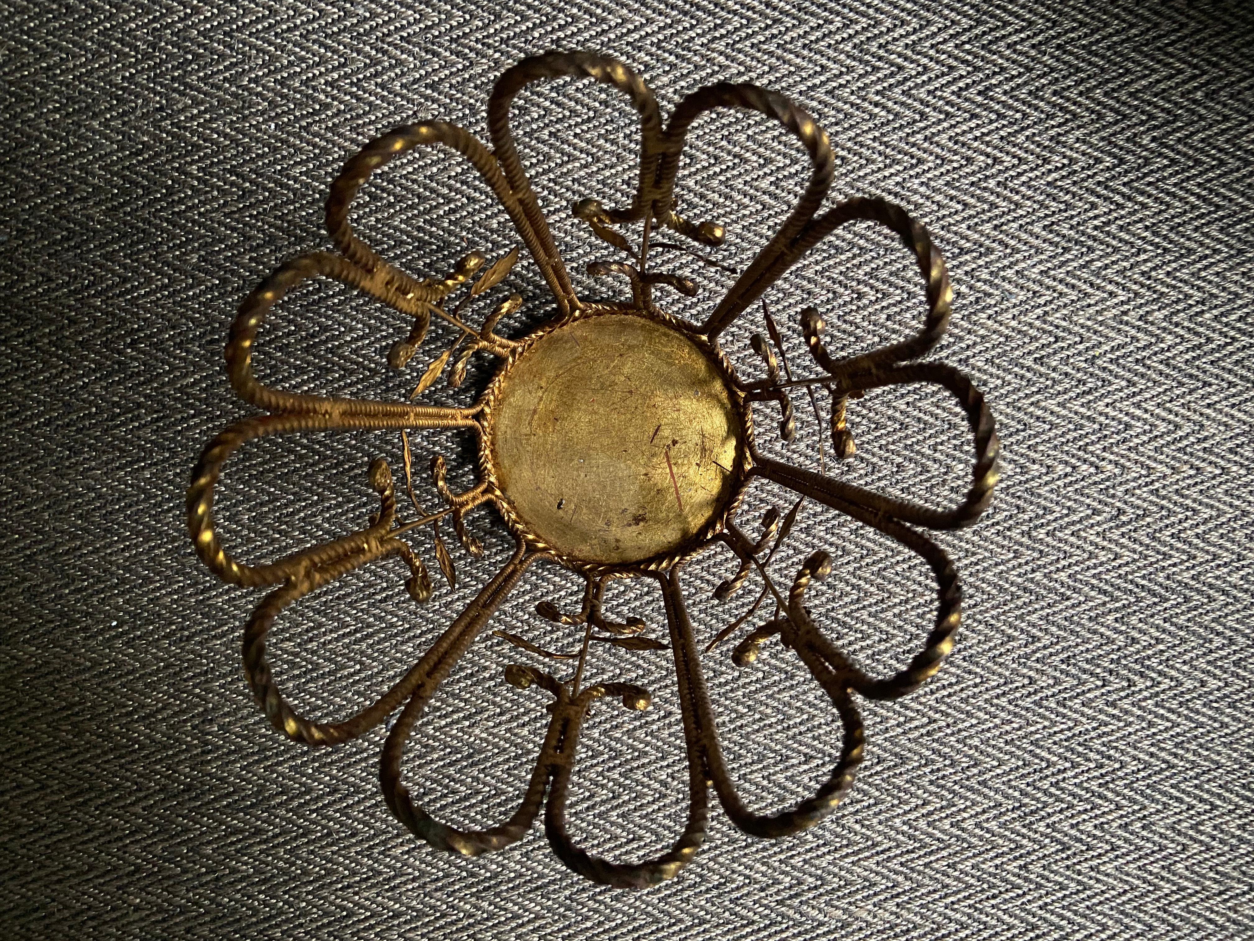 Milieu du XXe siècle Stand Umbrella en laiton avec feuilles, 1960 en vente