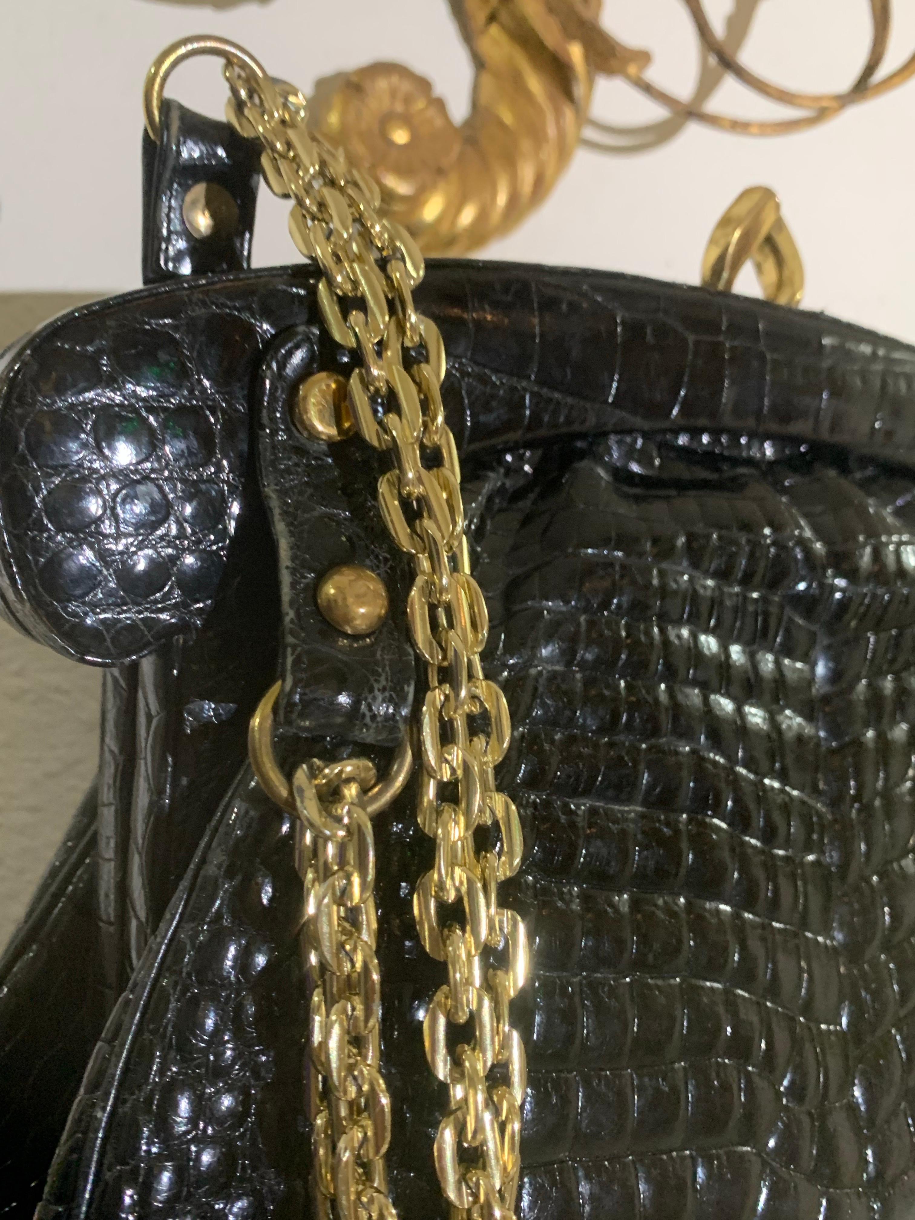 1960s Rosenfeld Black Center-Skin Crocodile Purse w Bowed Top Closure & Chain For Sale 1