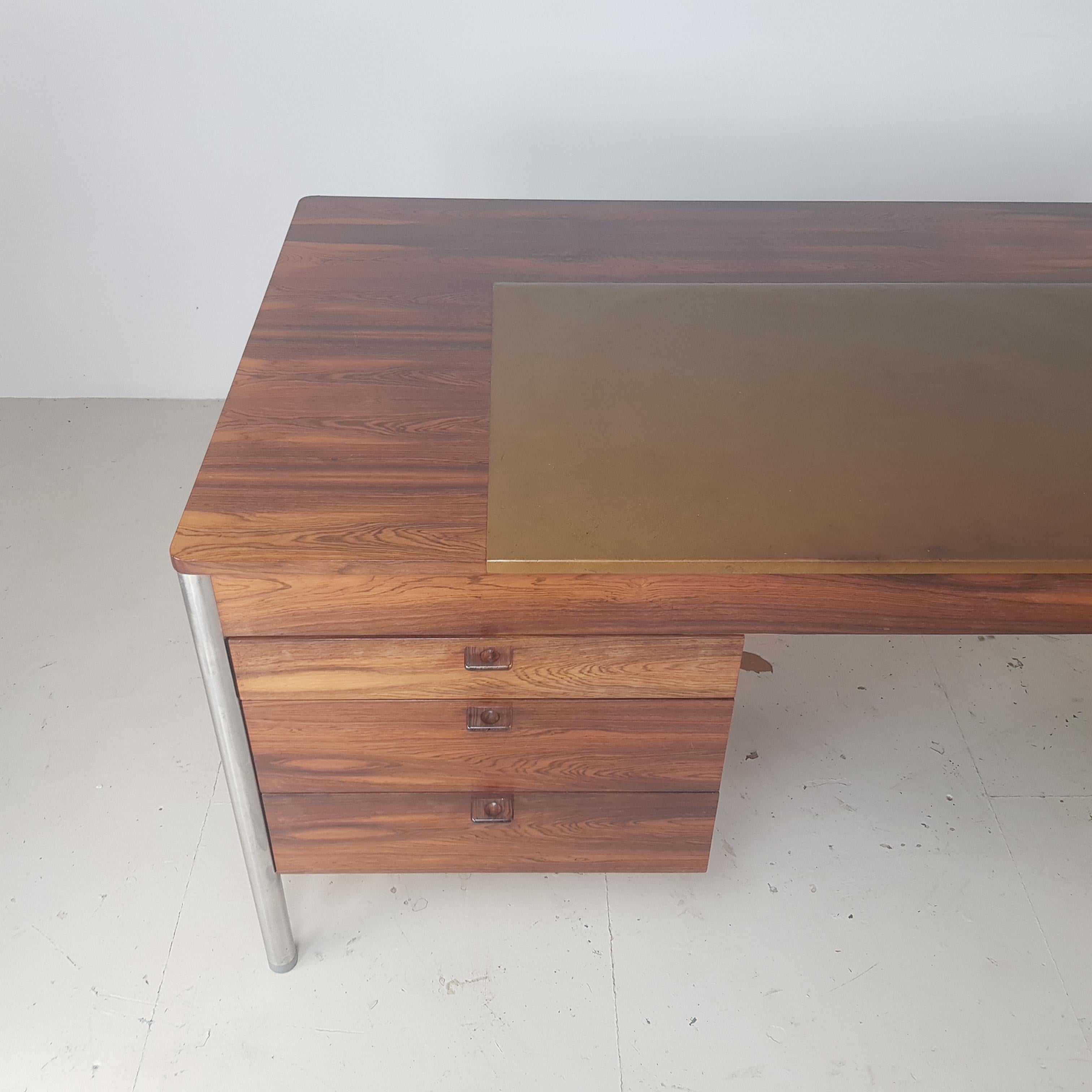 20th Century 1960s Rosewood Desk by Robert Heritage for Archie Shine