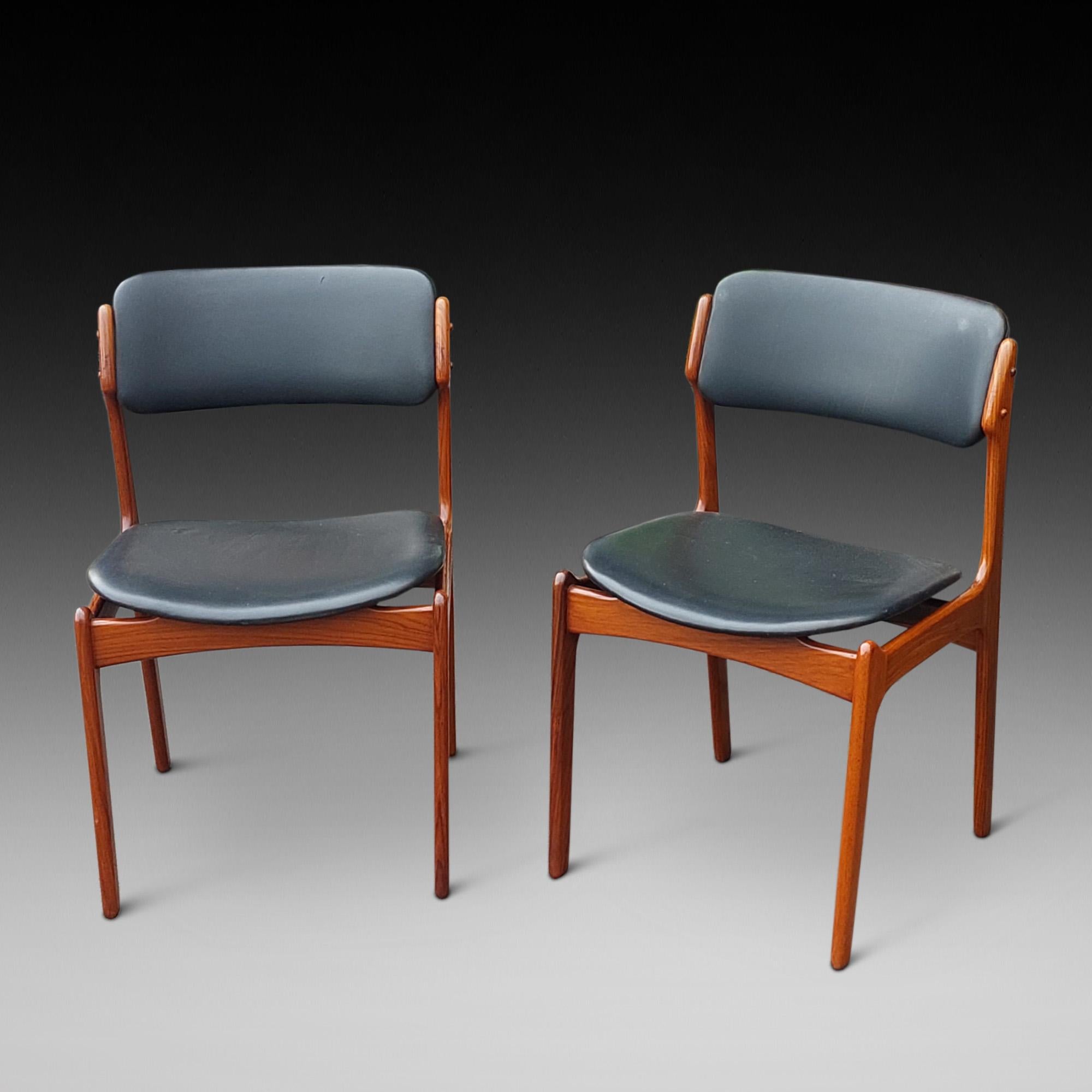20th Century 1960's Rosewood Dining Table and 6 Chairs by Robert Heritage for Archie Shine For Sale