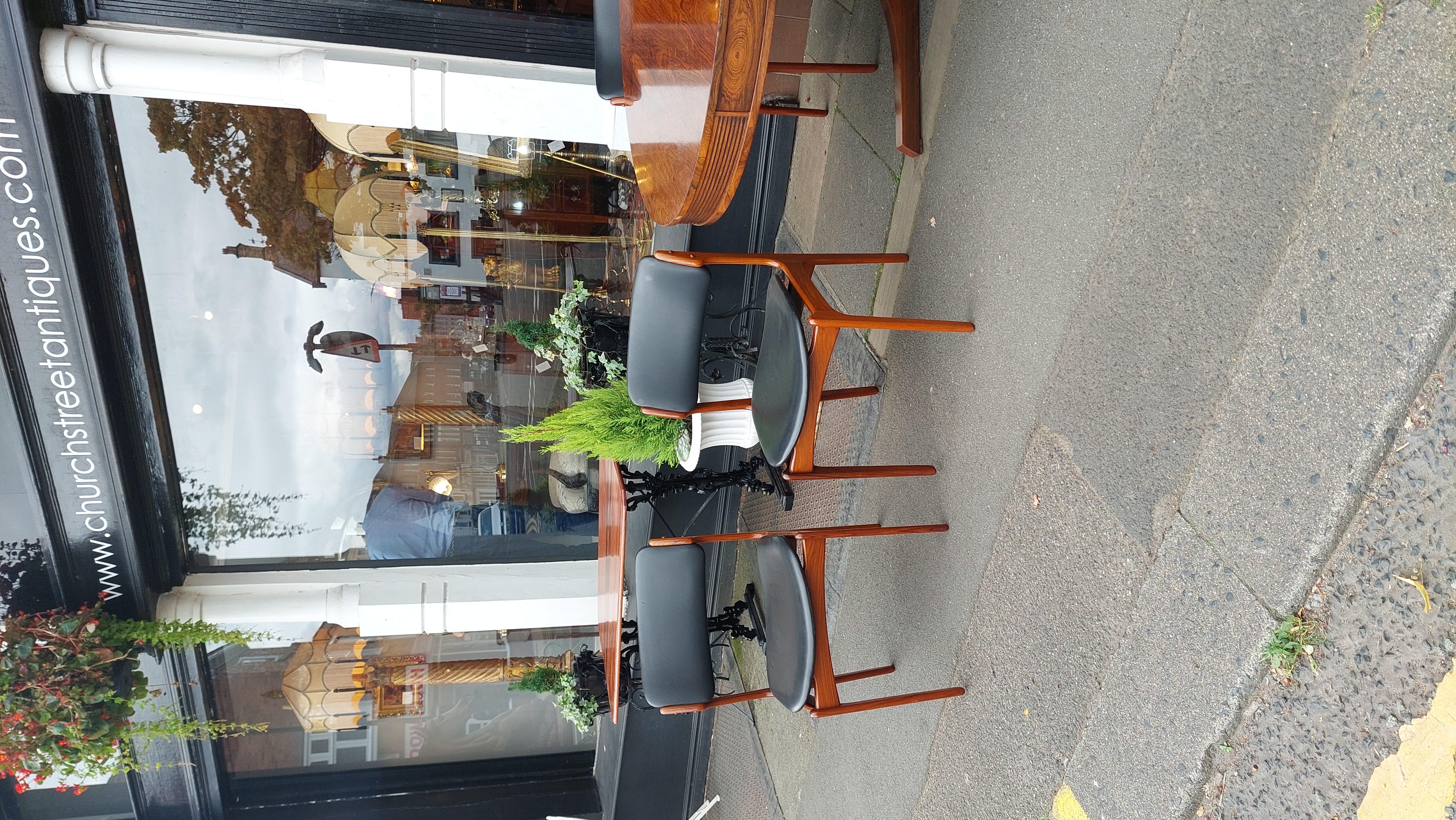 1960's Rosewood Dining Table and 6 Chairs by Robert Heritage for Archie Shine For Sale 1