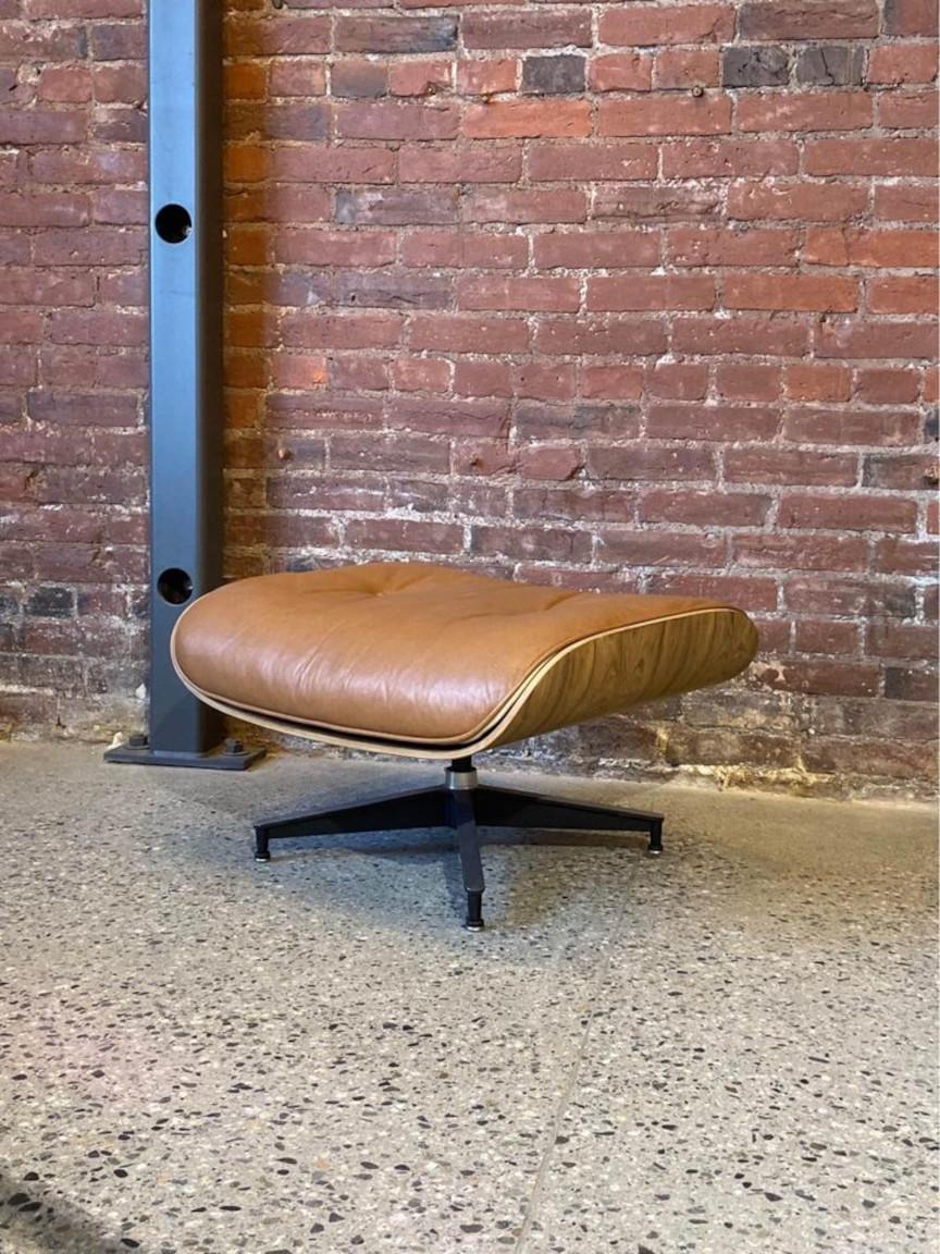 All original 1960s Eames ottoman by Herman Miller in rosewood. Overall very nice condition. 

26” x 21” x 17.25” high

Free local delivery. 

Worldwide shipping available (over ten years experience).

Follow us on Instagram! @PRAYFORMODERN�We