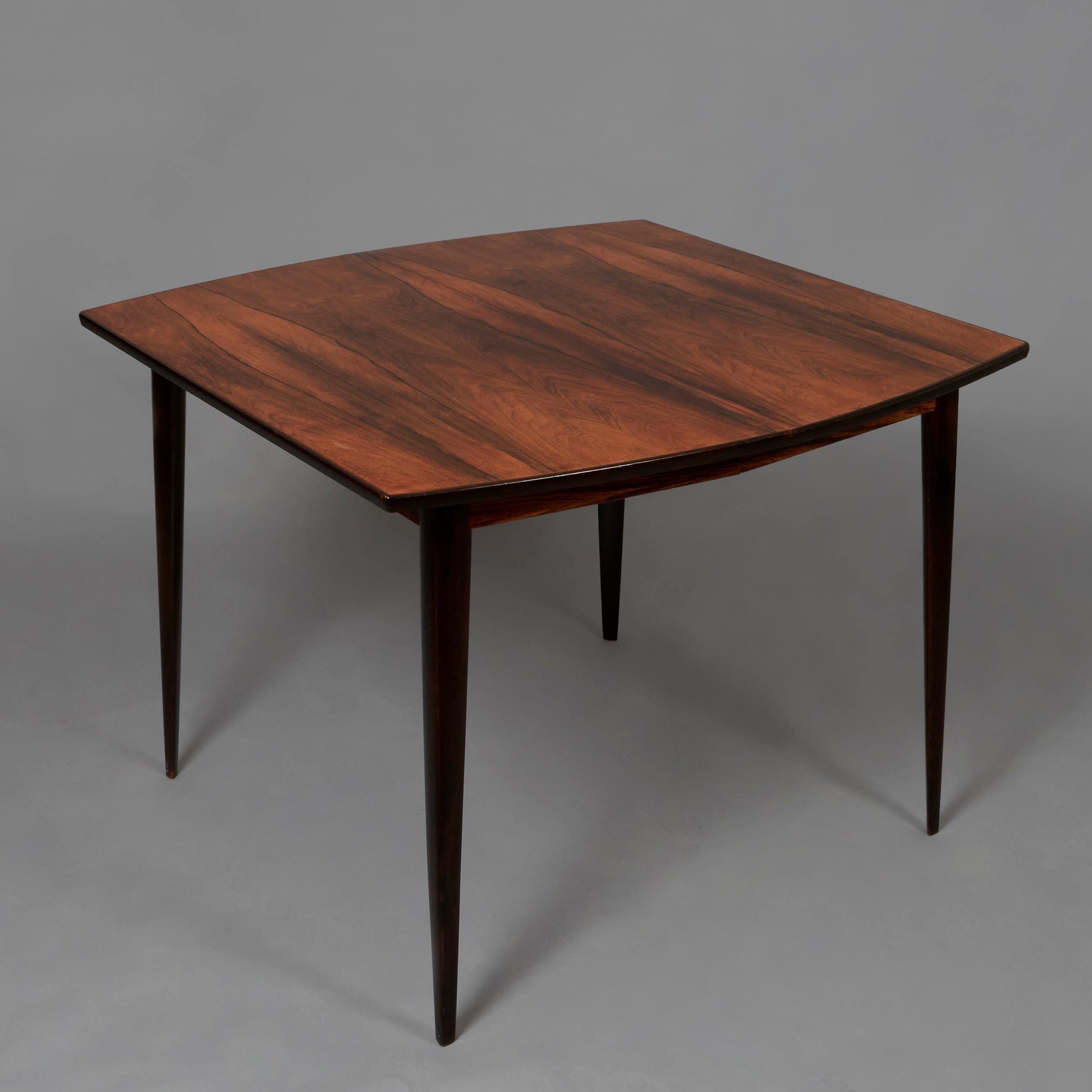 1960s, Rosewood Extensible Dining Table In Good Condition For Sale In Madrid, ES