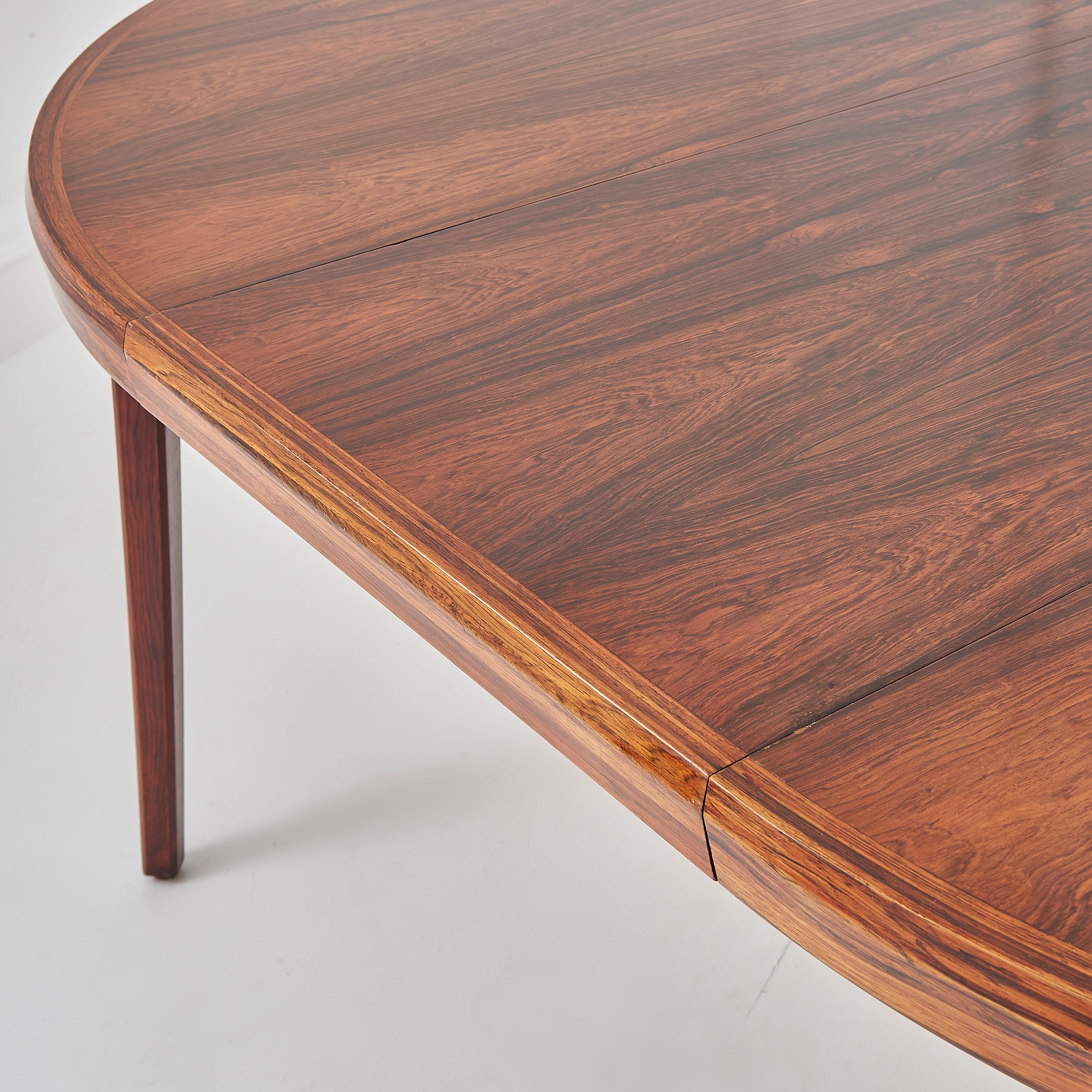Mesa de comedor extensible danesa de mediados del siglo XX de palisandro de los años 60 Moderno de mediados de siglo en venta