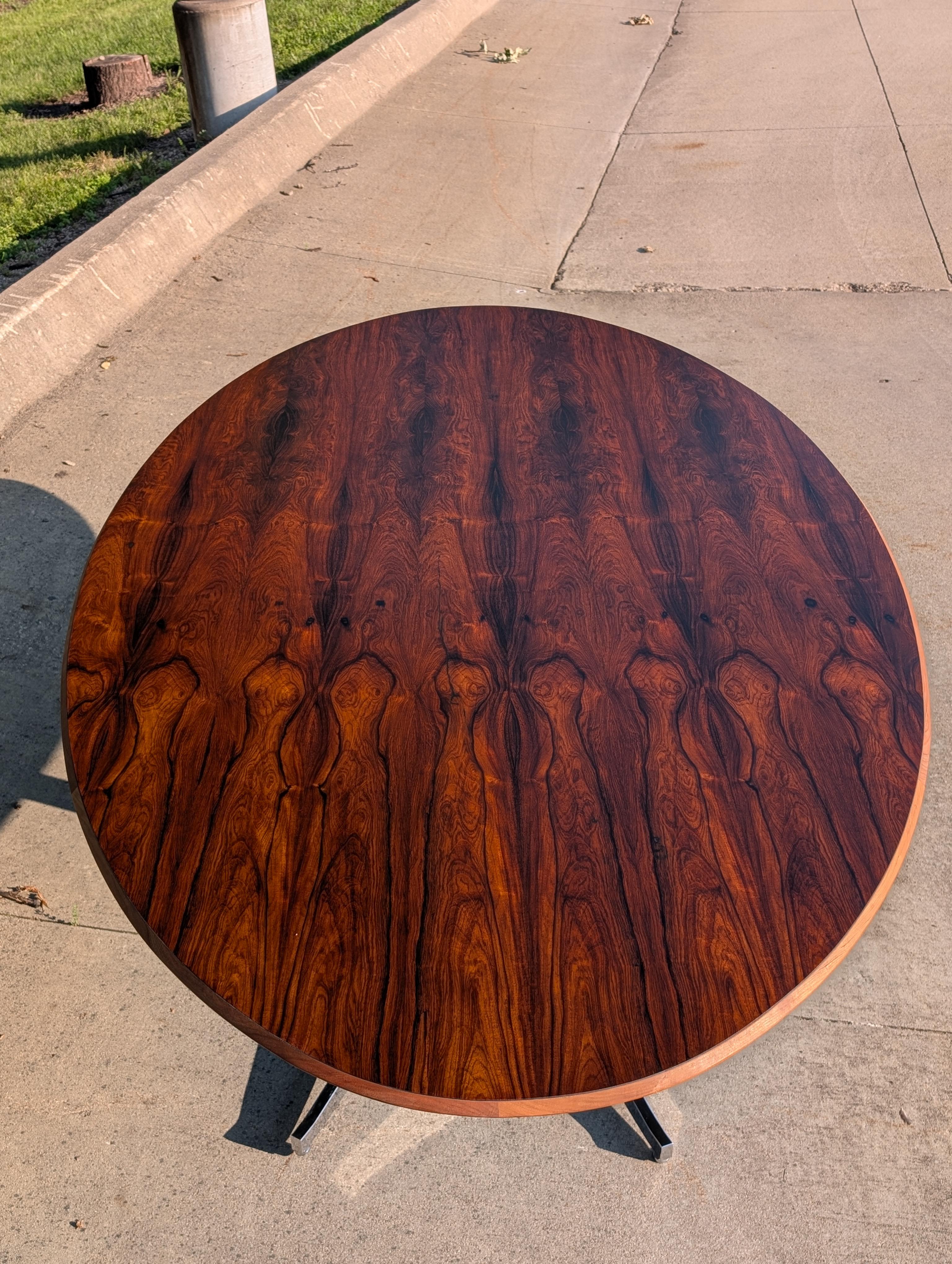 1960s Rosewood Oval Table in the Style of Florence Knoll For Sale 6