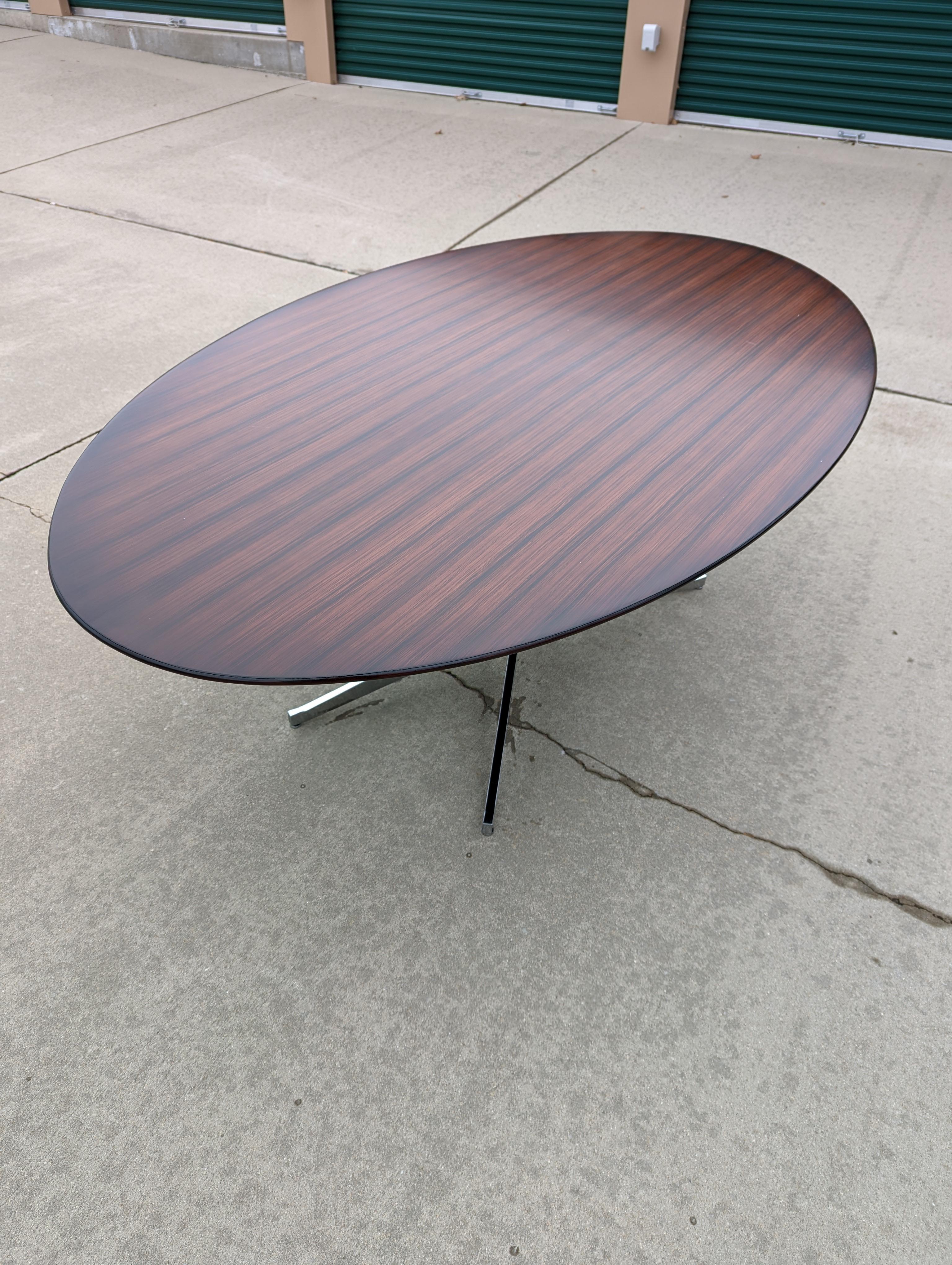 Mid-20th Century 1960s Rosewood Oval Table in the Style of Florence Knoll