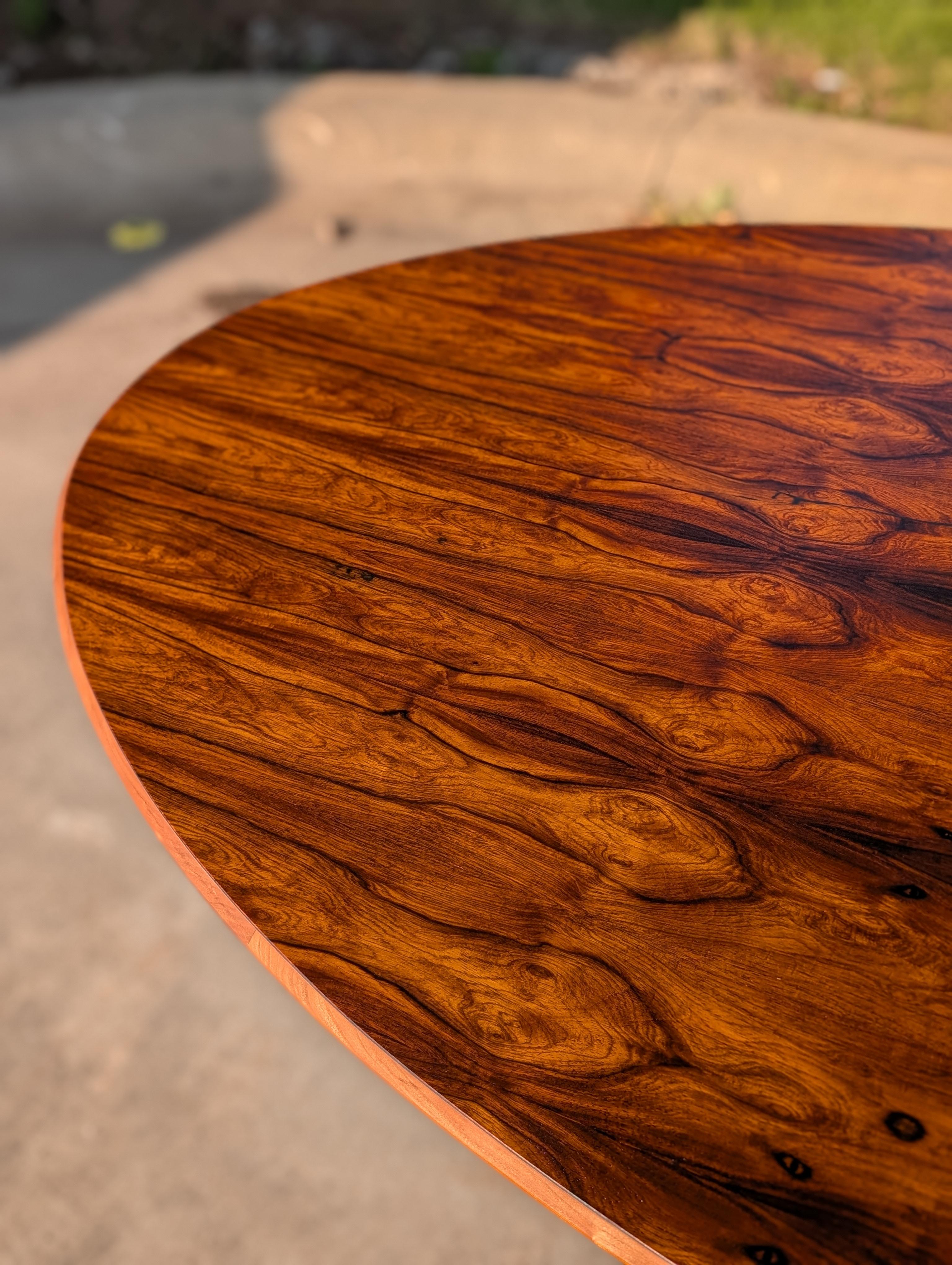 Mid-20th Century 1960s Rosewood Oval Table in the Style of Florence Knoll For Sale