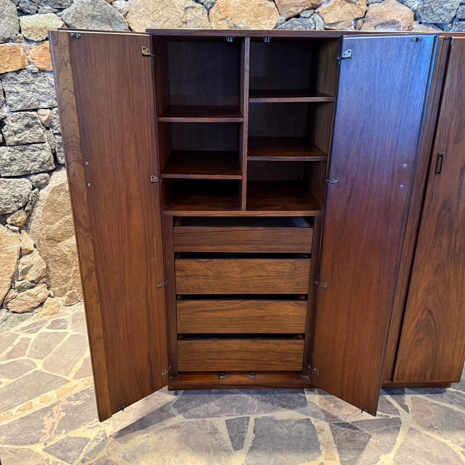 1960 Jack Cartwright Cabinet Dresser in legno di palissandro Founders Mid Century Modern in vendita 4