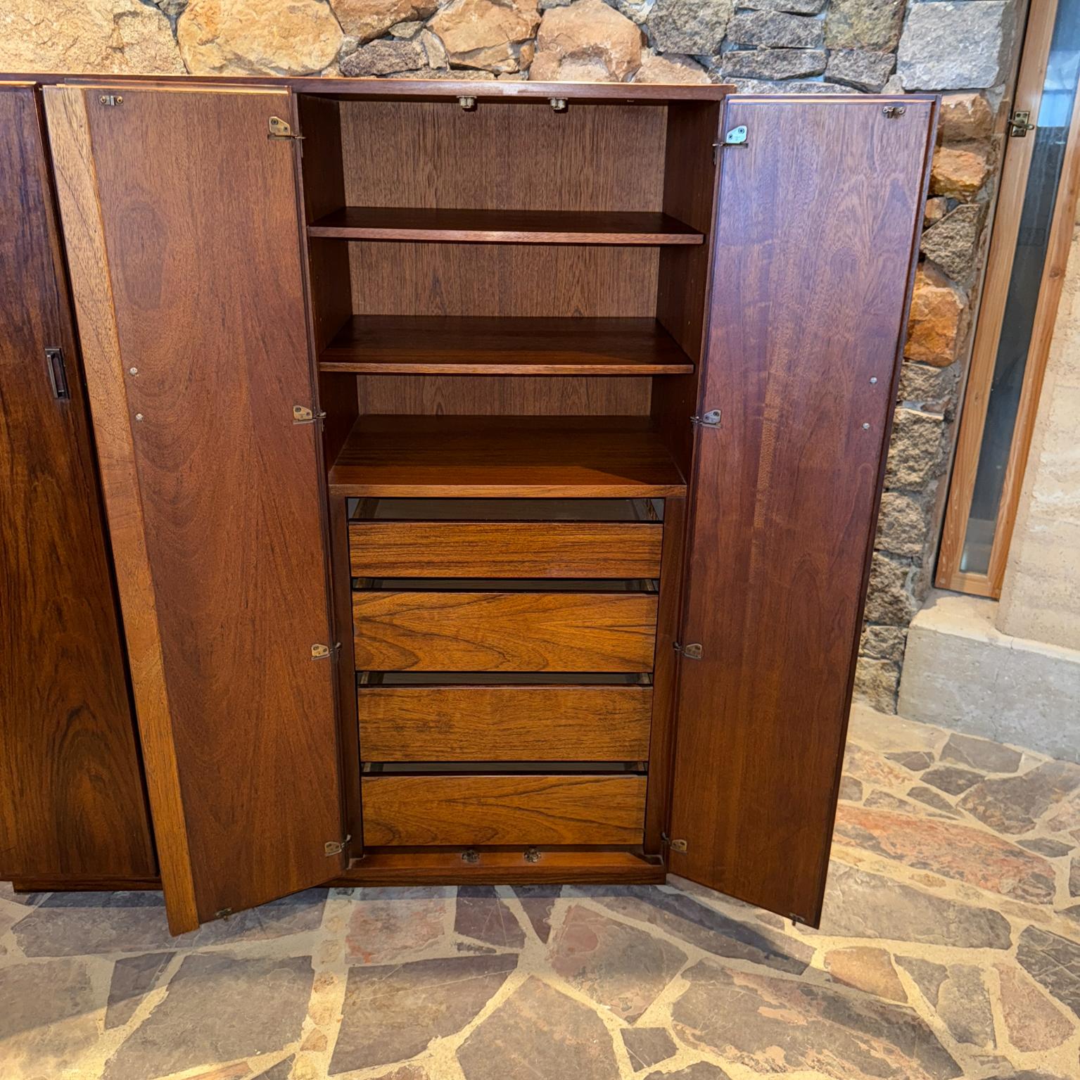1960 Jack Cartwright Cabinet Dresser in legno di palissandro Founders Mid Century Modern in vendita 9
