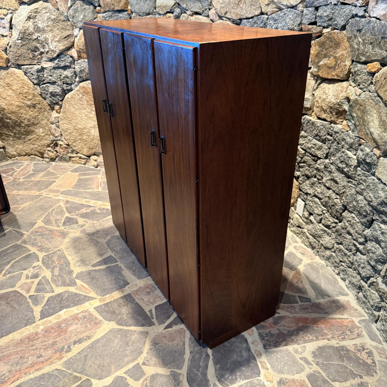 Palissandro 1960 Jack Cartwright Cabinet Dresser in legno di palissandro Founders Mid Century Modern in vendita