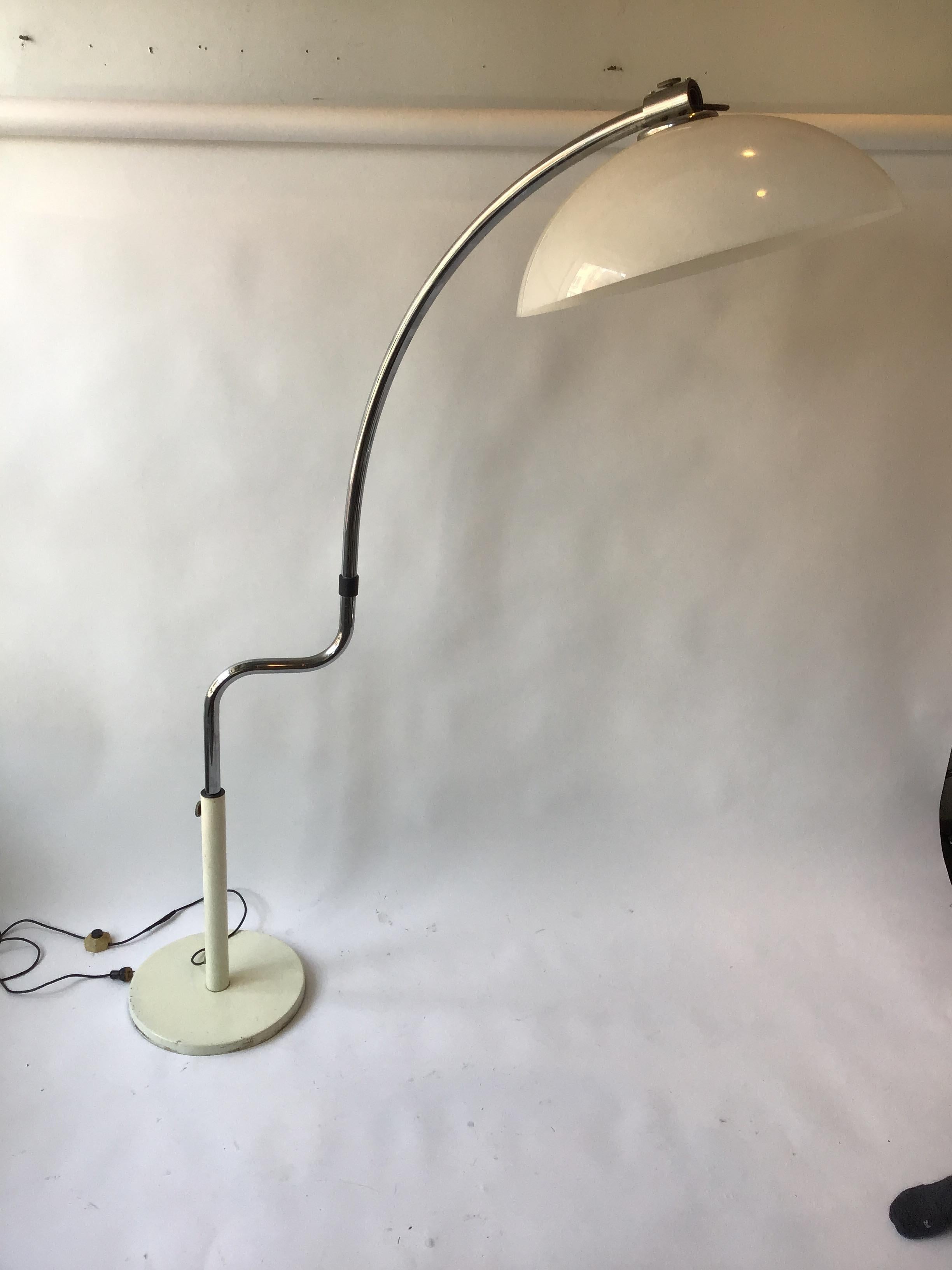 1960s Rotating Chrome Floor Lamp 2