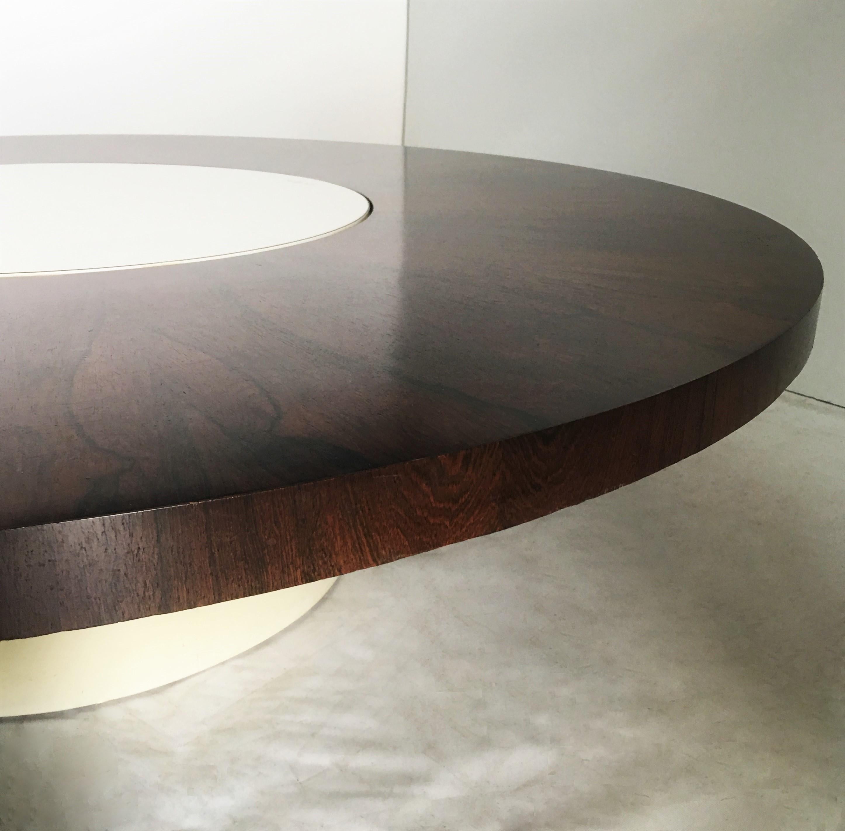 1960s Rotating Rosewood Coffee Table by Milo Baughman for Thayer Coggin In Good Condition In Dallas, TX