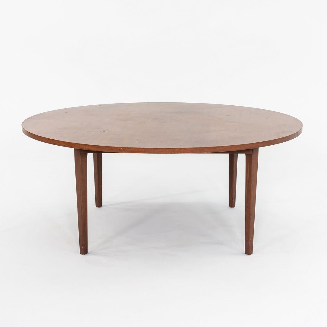 Américain 1960s Round American Modern Walnut Dining / Conference Table 72 inch en vente