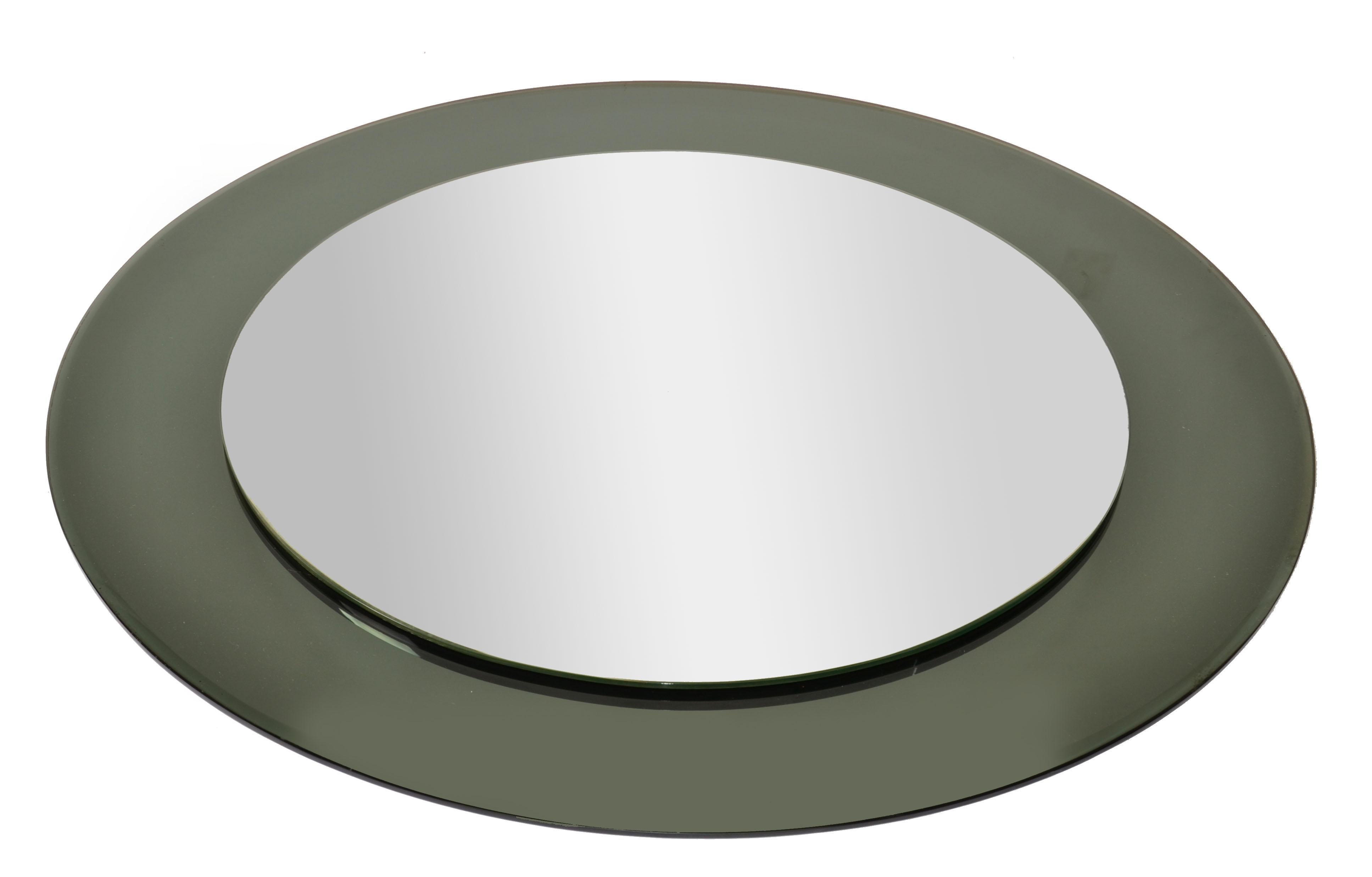 1960s Round Black Tinted Beveled Art Glass Wall Mirror Space Age Antonio Lupi Bon état - En vente à Miami, FL