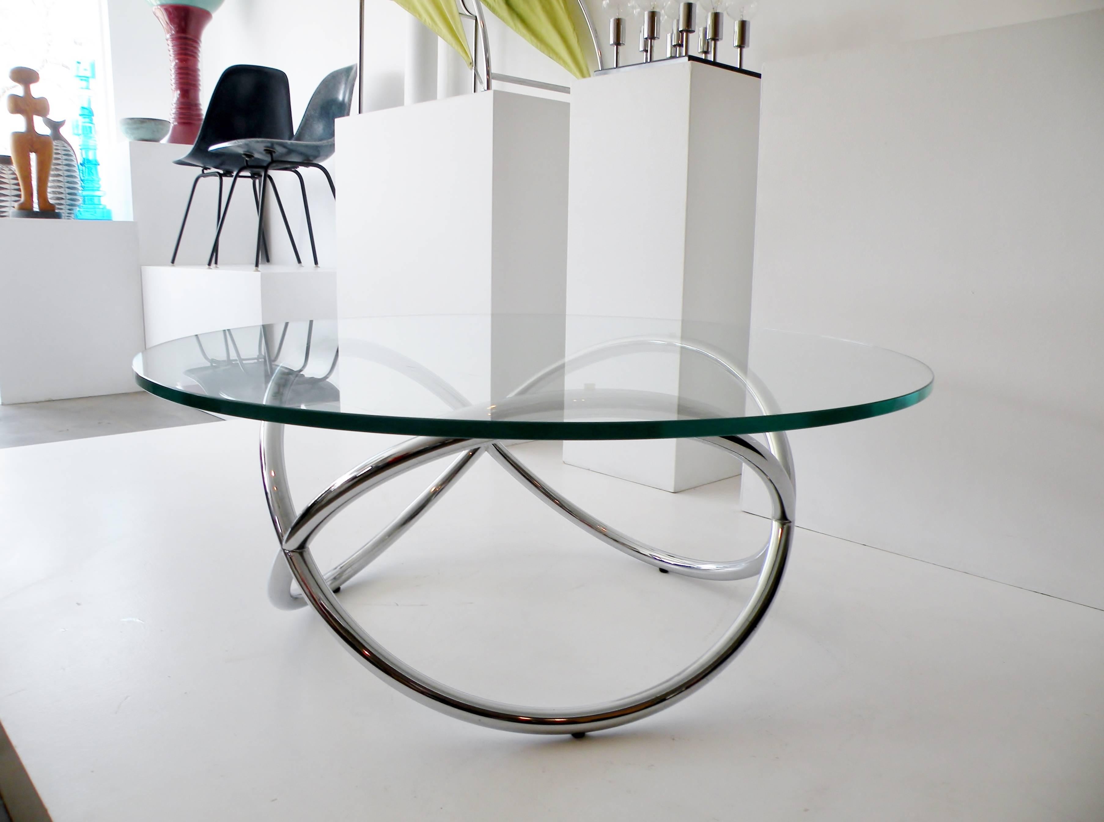 1960s Round Chrome and Glass Knotted Pretzel Twist Cocktail Table In Good Condition For Sale In Denver, CO