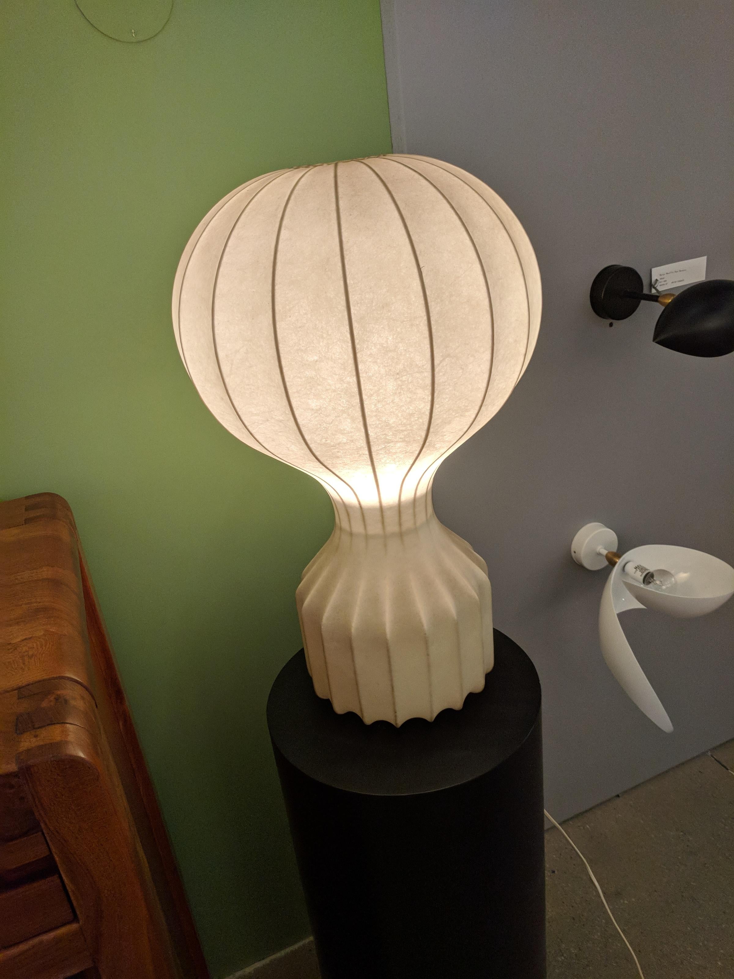 1960s Round Italian Spun Fiberglass Table Lamp by Castiglioni In Excellent Condition In Stratford, CT