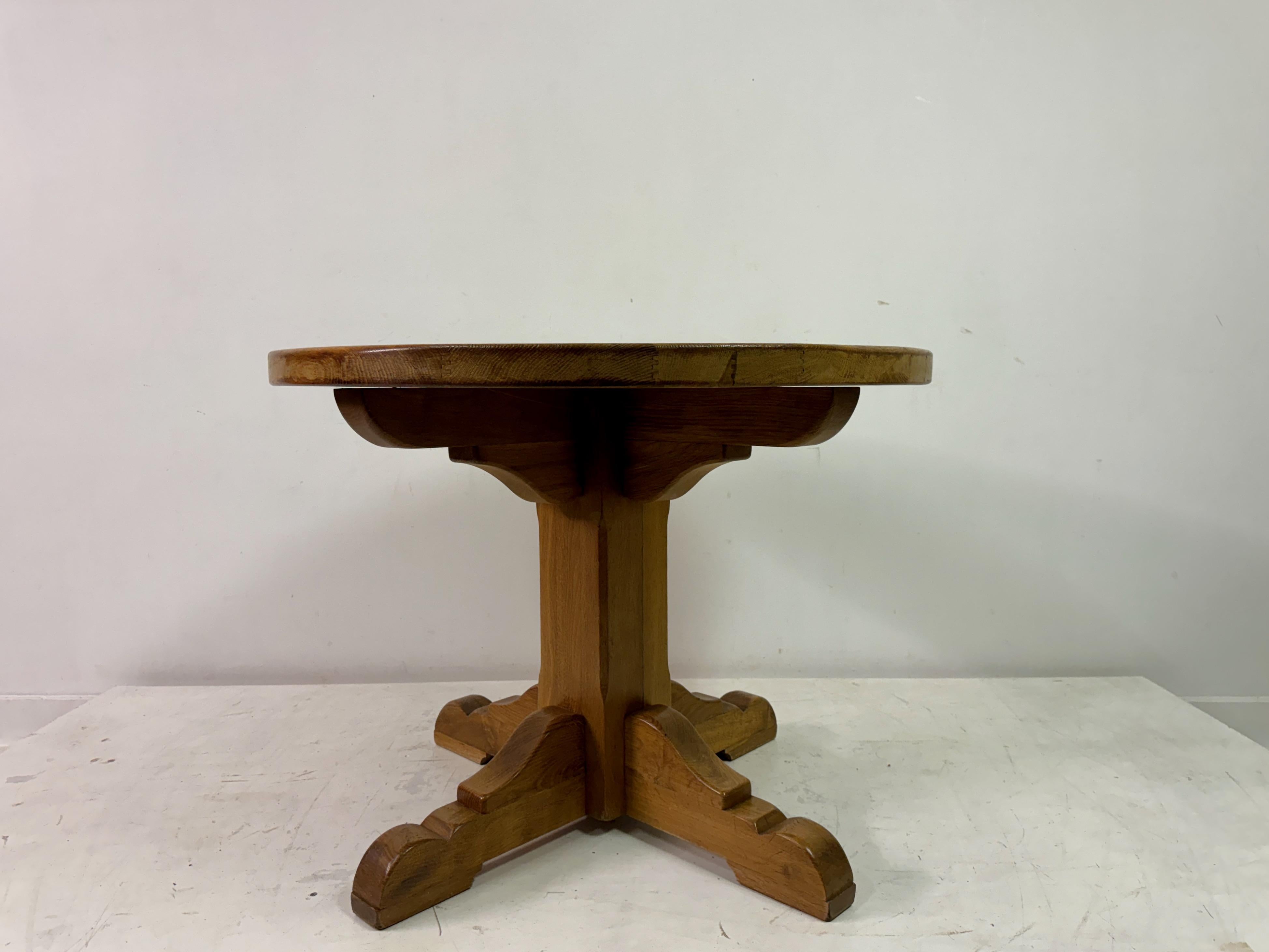 1960s Round Oak Dining or Centre Table by De Puydt In Good Condition In London, London